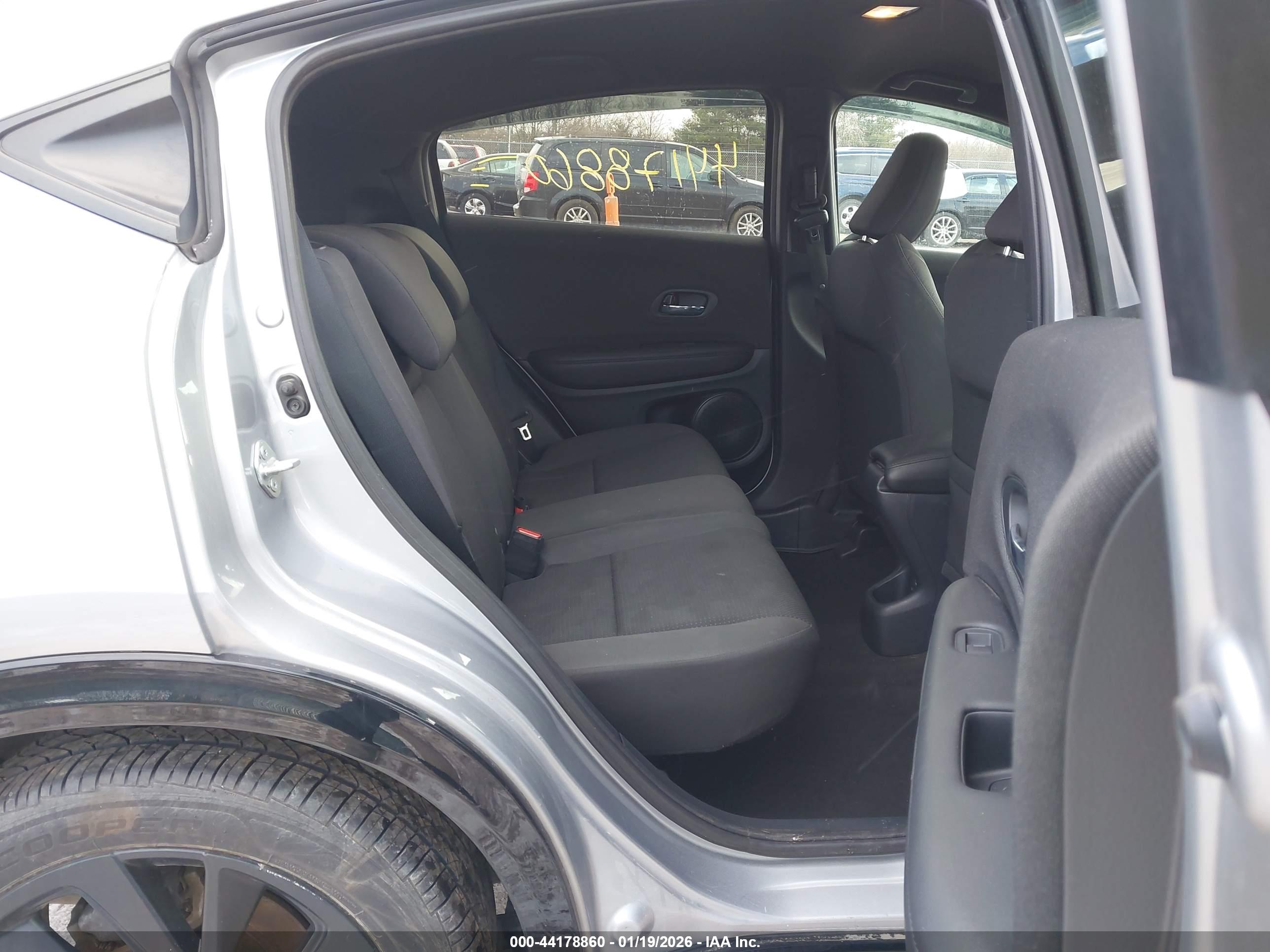 HONDA HR-V image 8