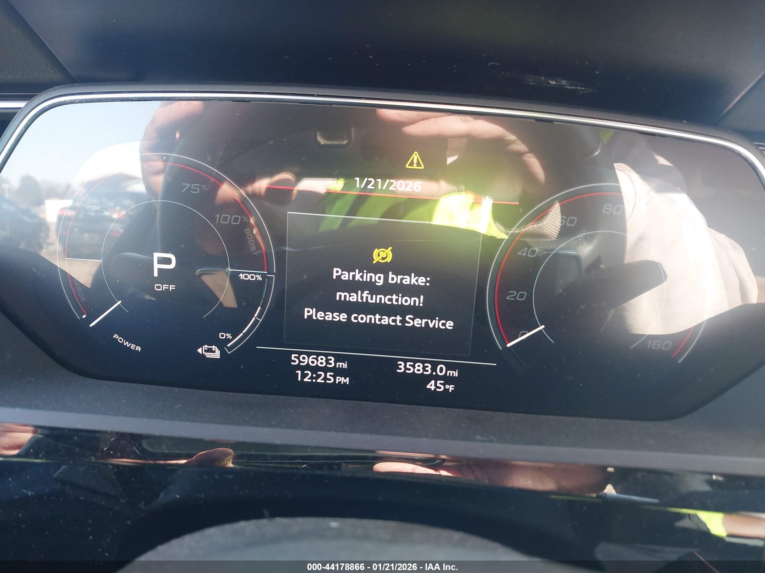 AUDI E-TRON image 7