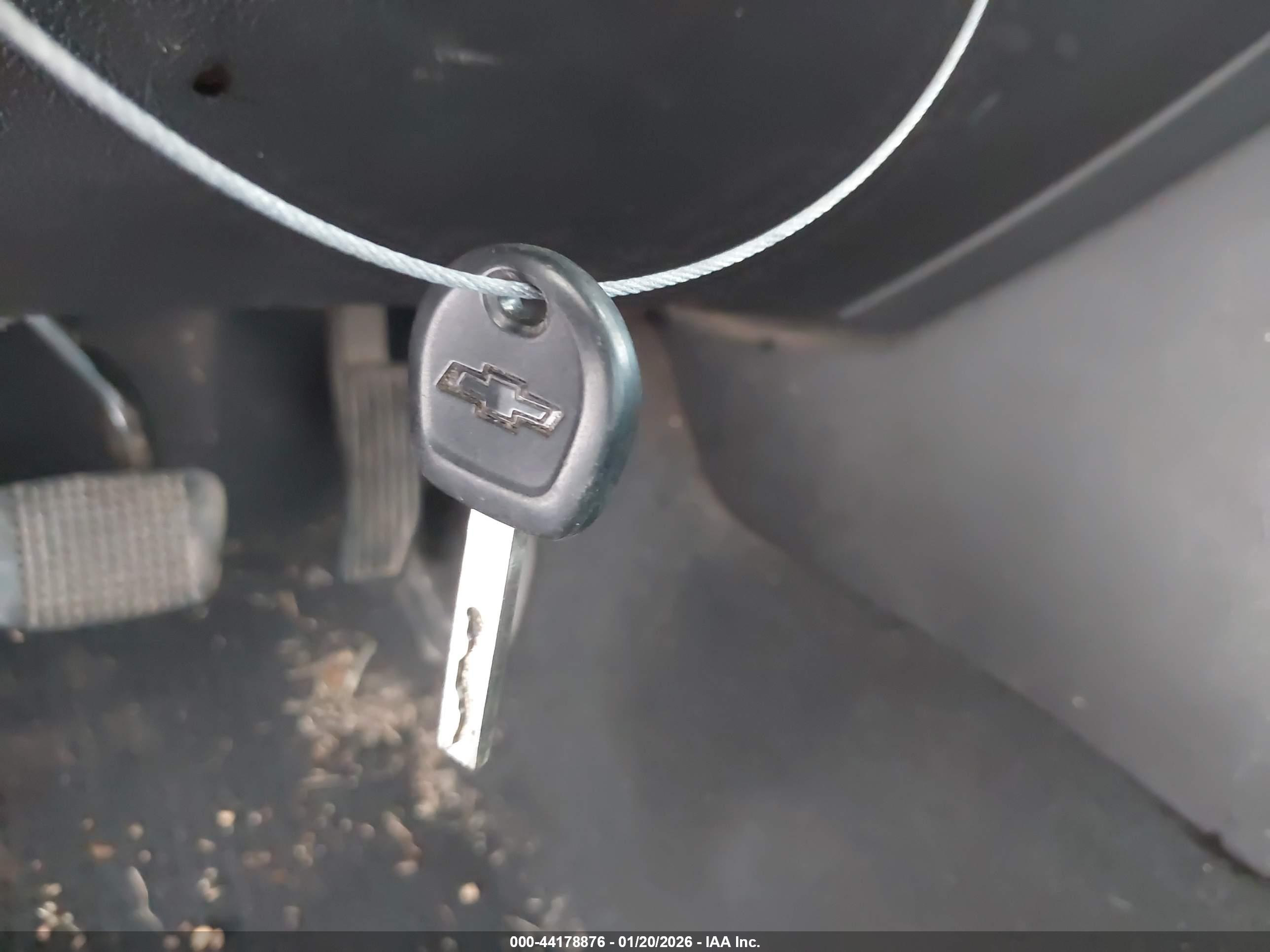 CHEVROLET COLORADO image 11