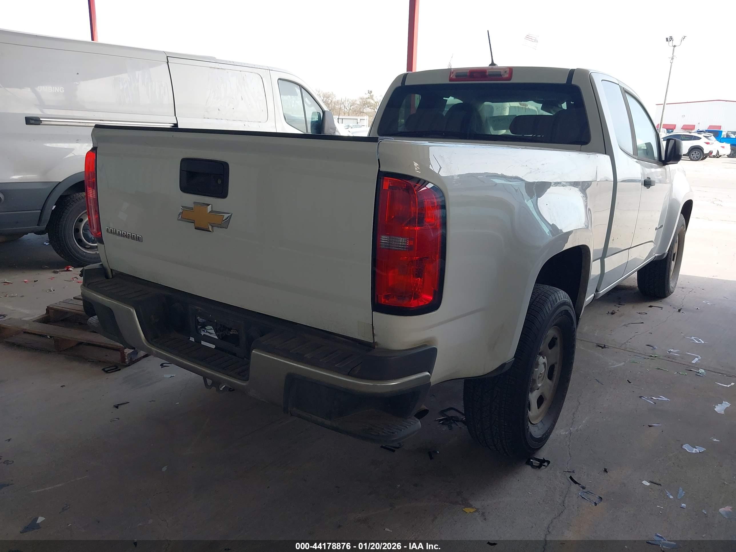 CHEVROLET COLORADO image 4