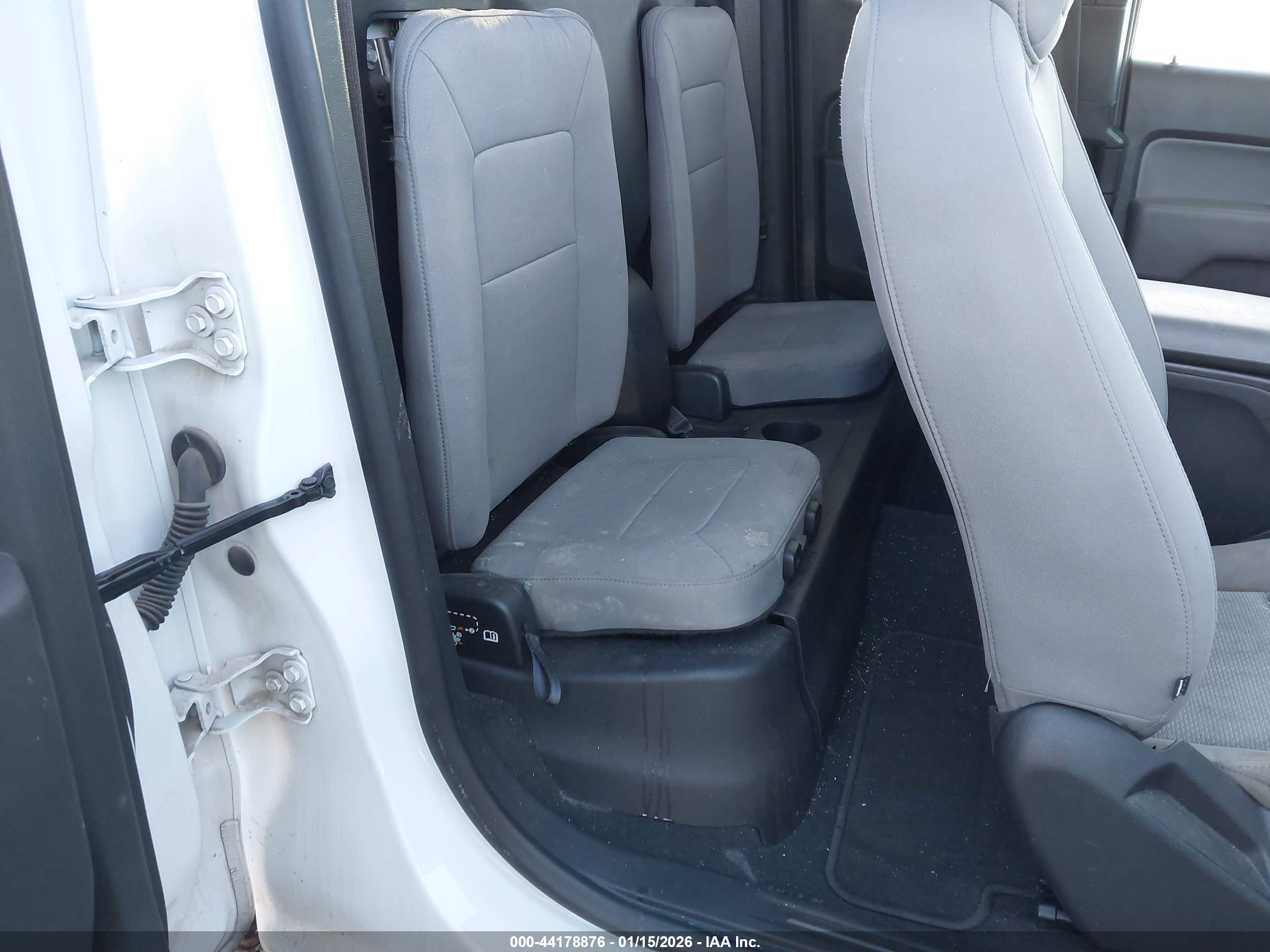 CHEVROLET COLORADO image 8
