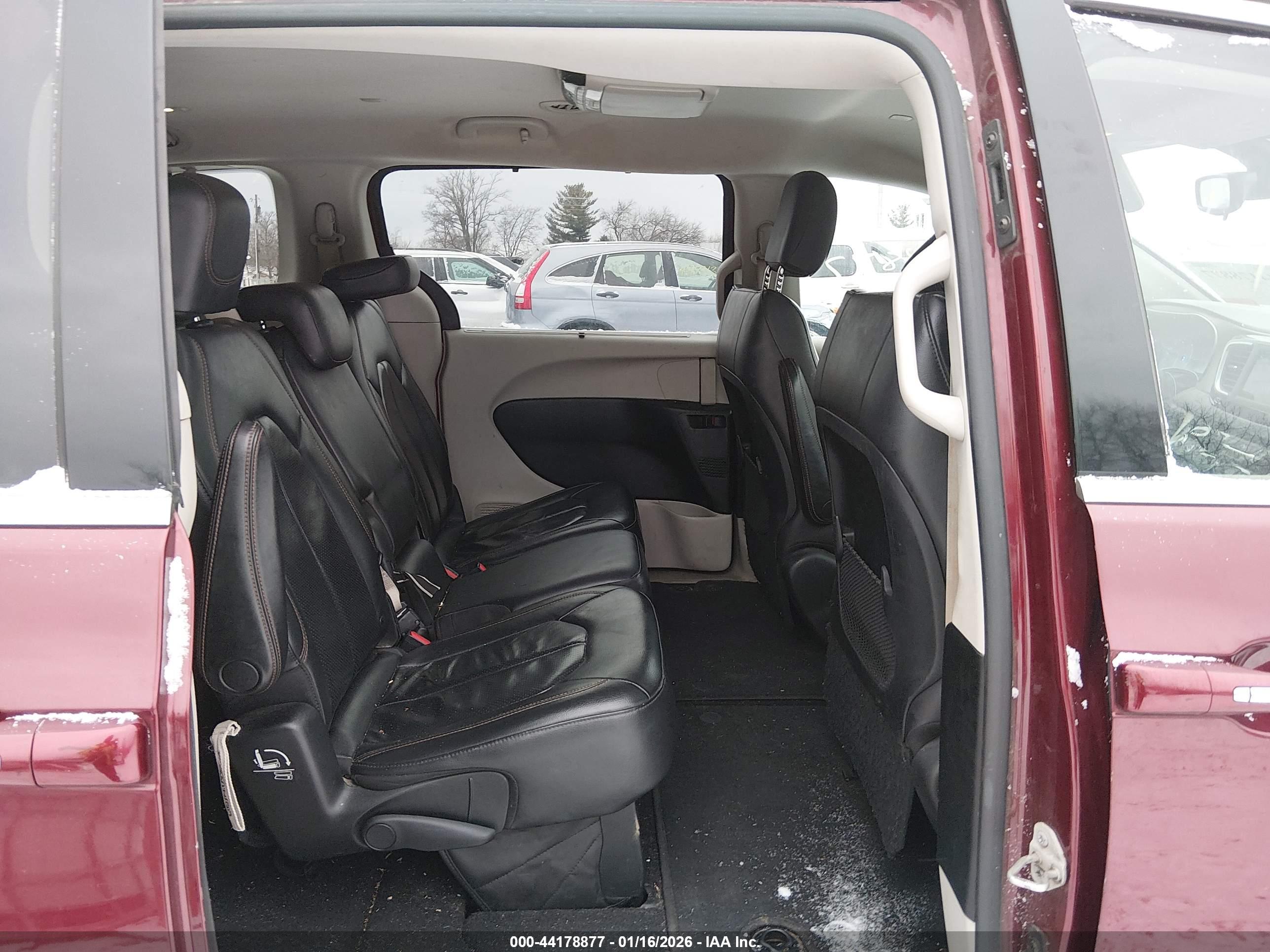 CHRYSLER PACIFICA image 8