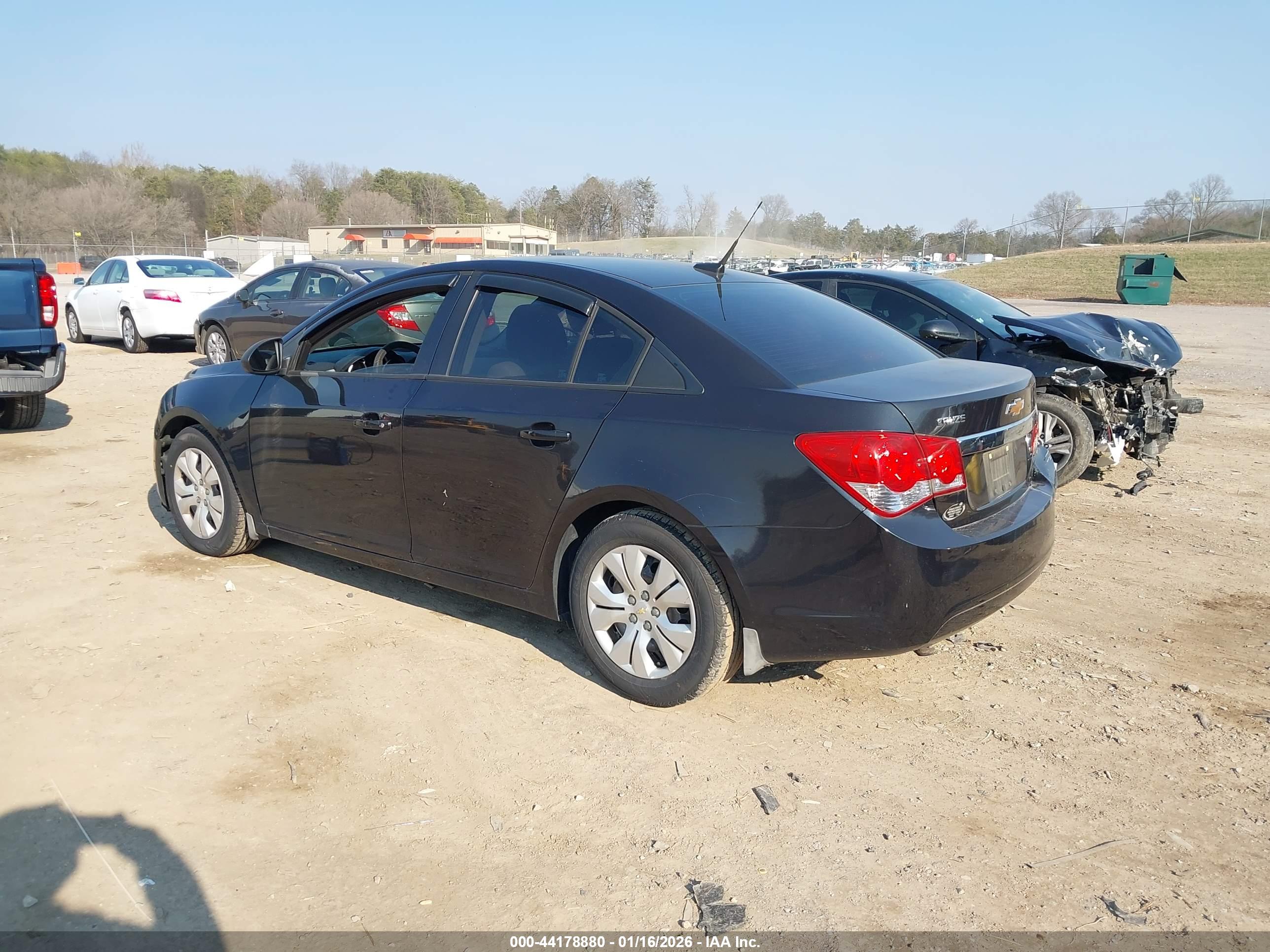 CHEVROLET CRUZE image 3