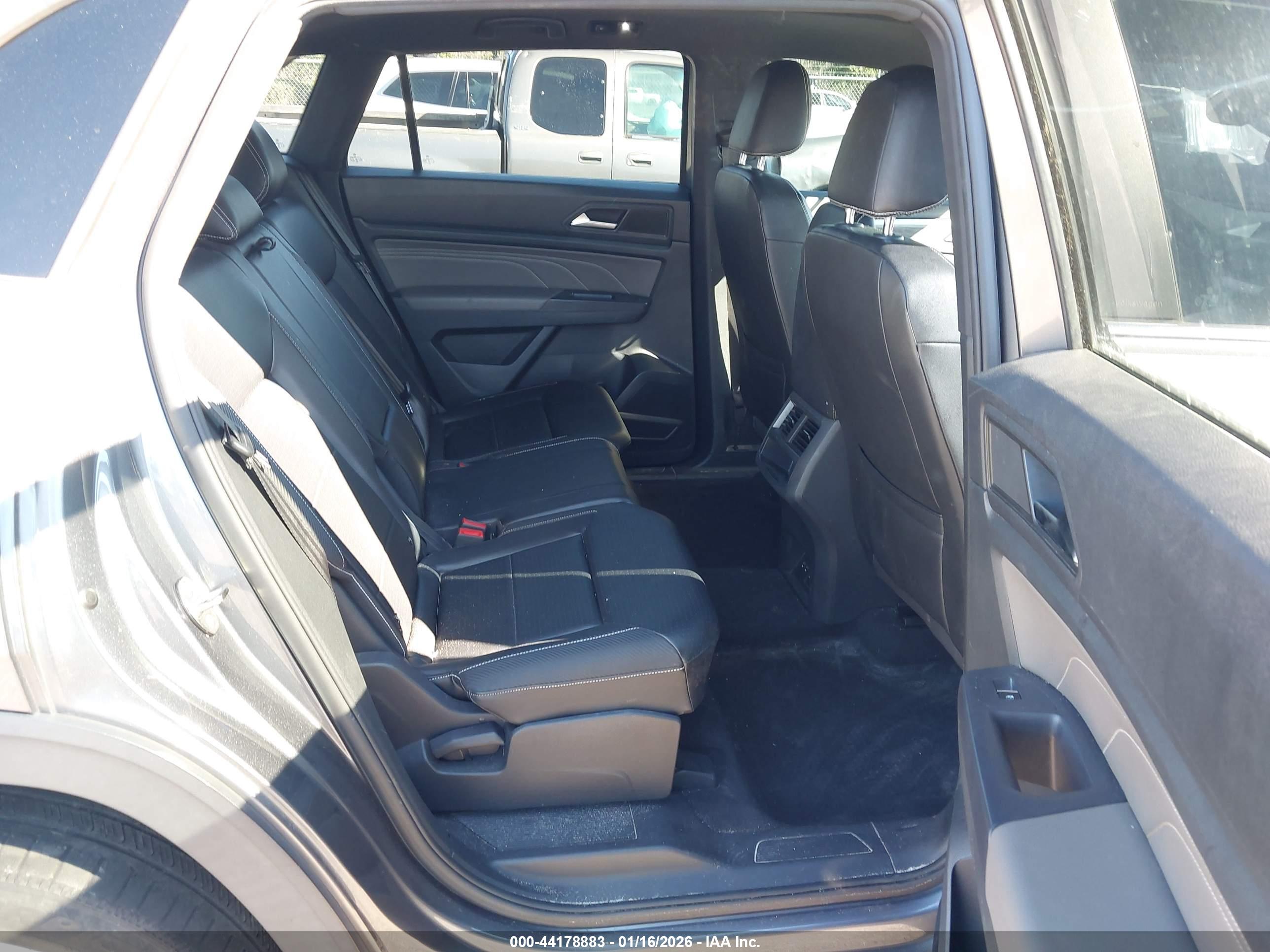 VOLKSWAGEN ATLAS image 8
