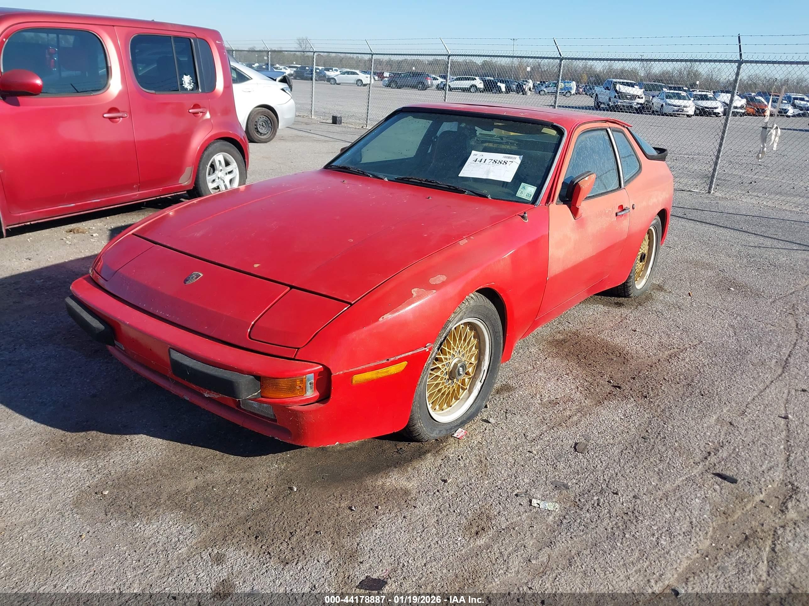 PORSCHE 944 image 2