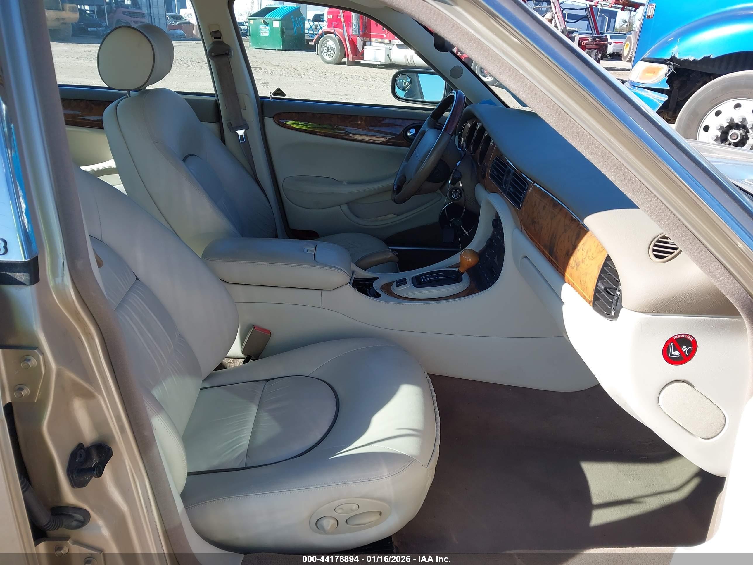 JAGUAR XJ8 image 5