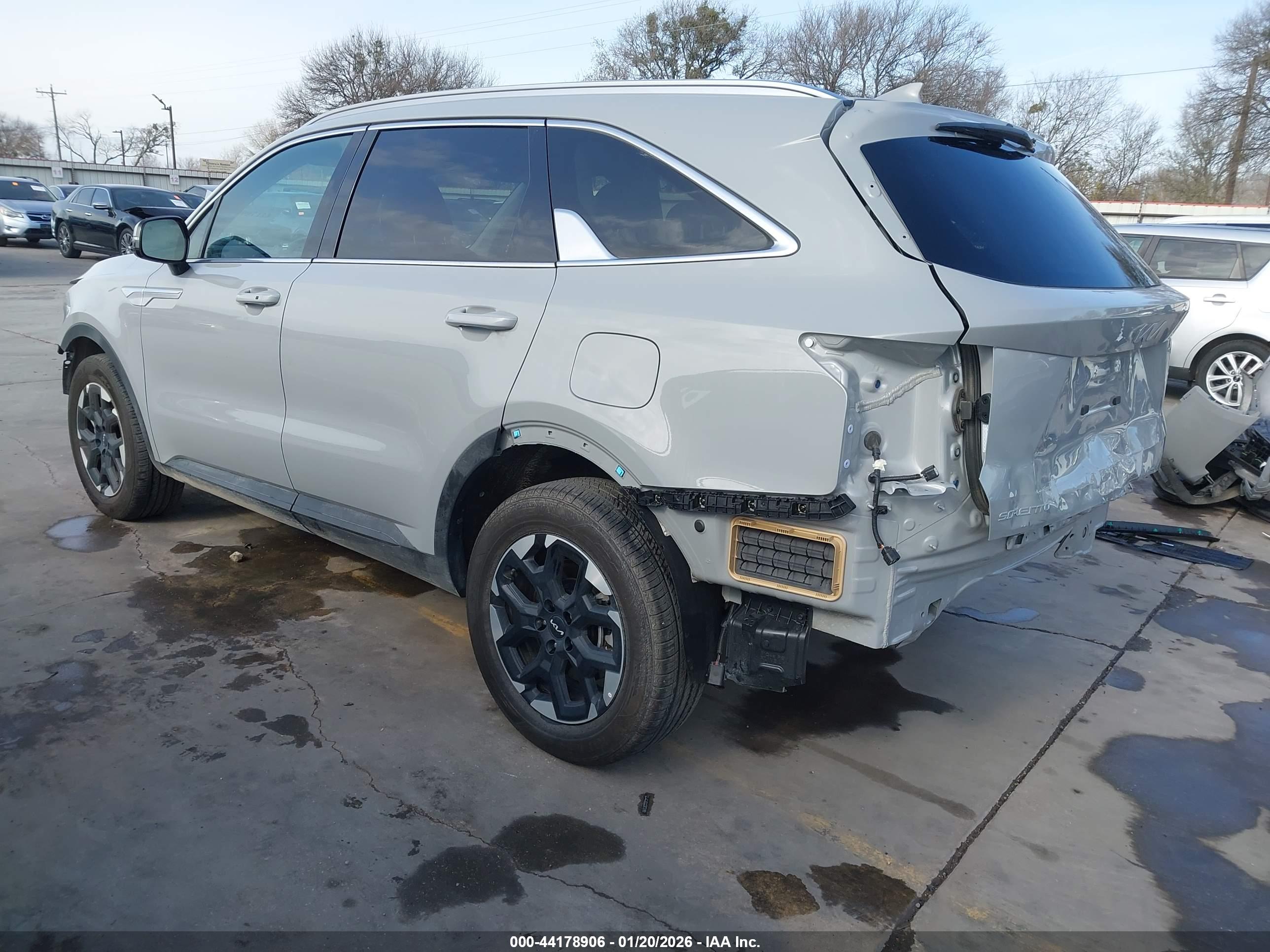 KIA SORENTO image 3