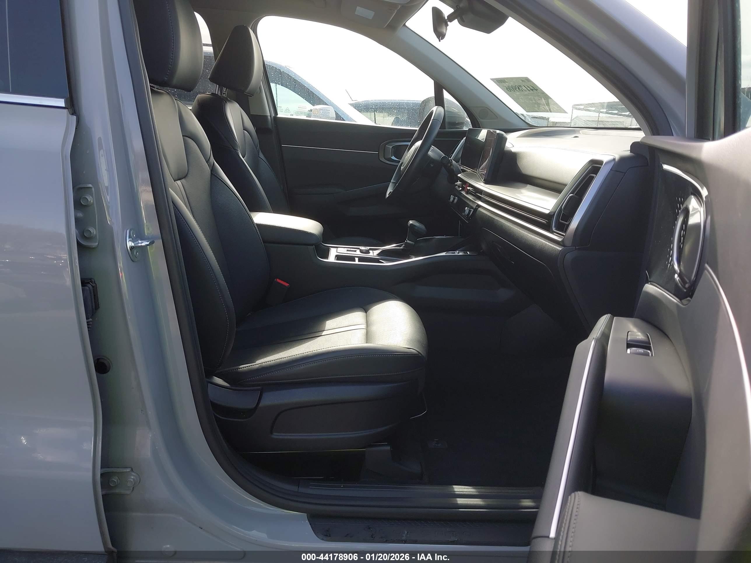 KIA SORENTO image 5