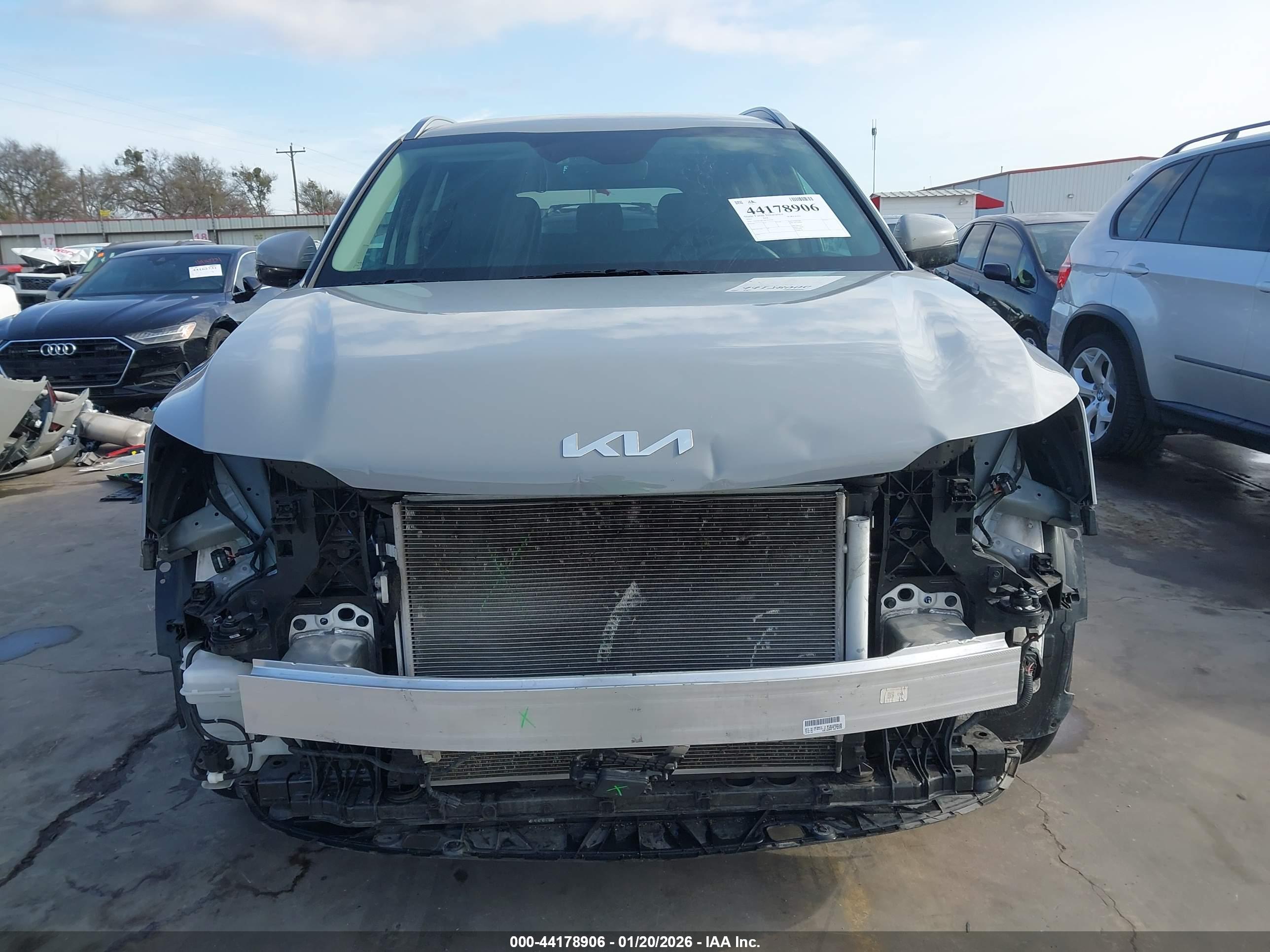 KIA SORENTO image 6