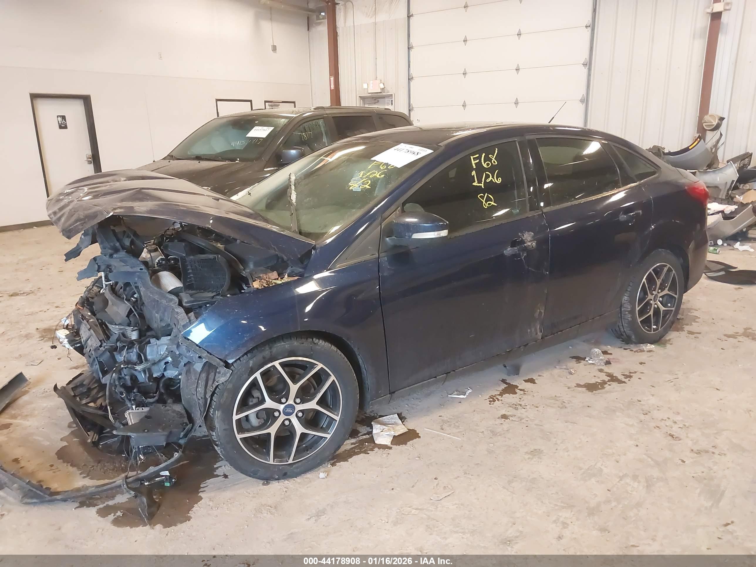 FORD FOCUS image 2