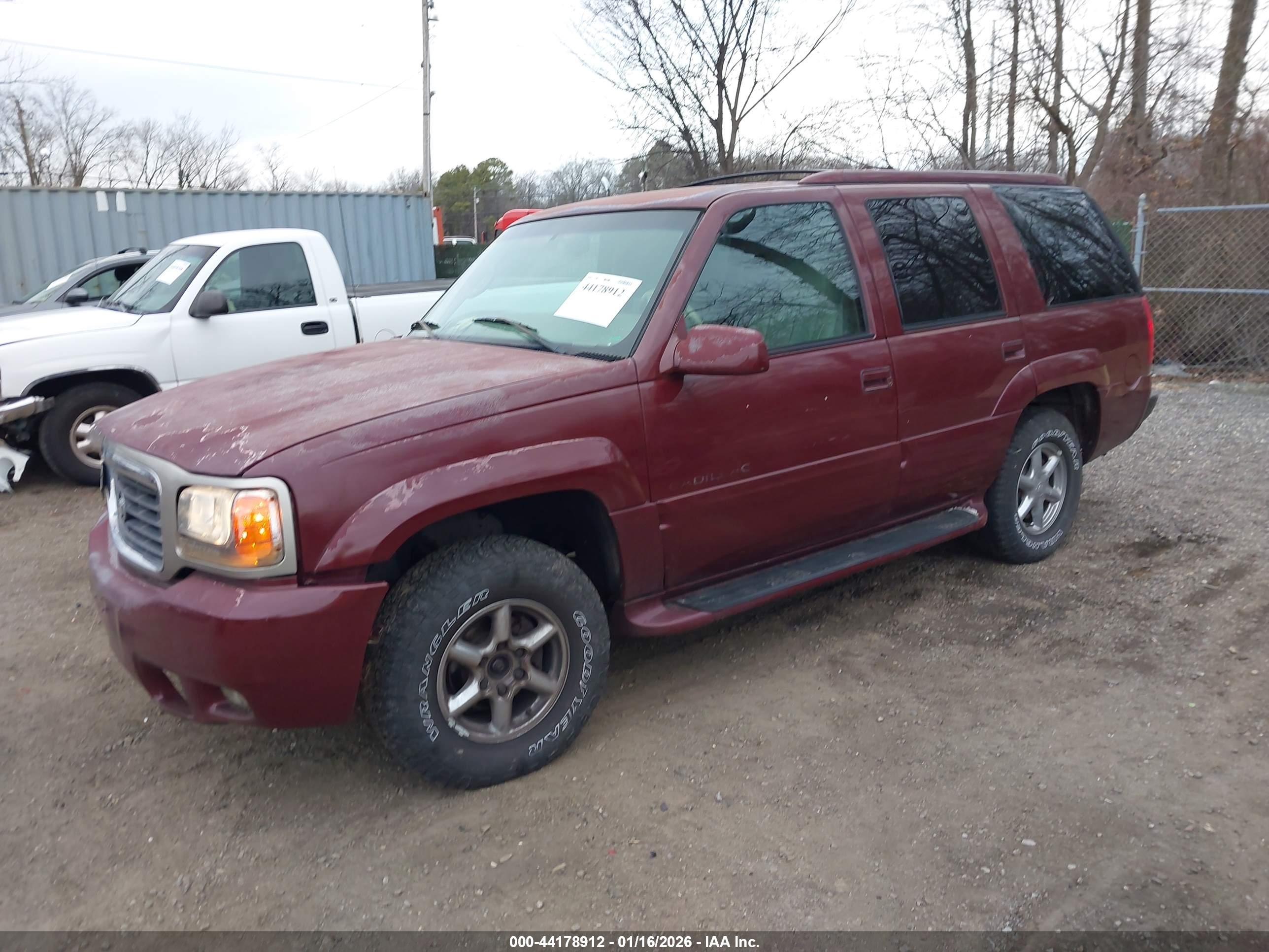 CADILLAC ESCALADE image 2
