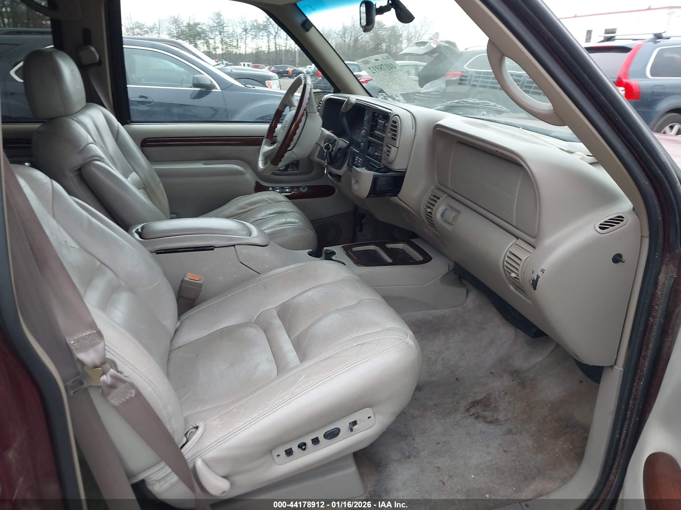 CADILLAC ESCALADE image 5