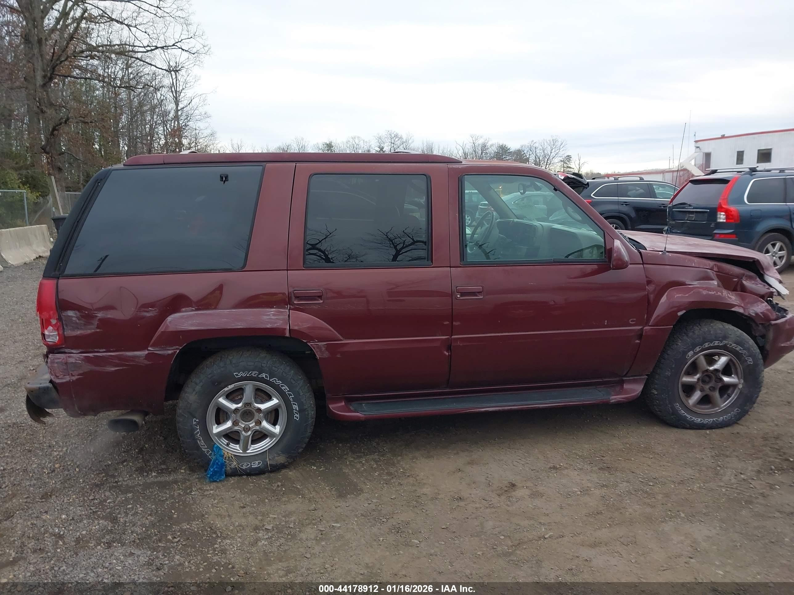 CADILLAC ESCALADE image 6