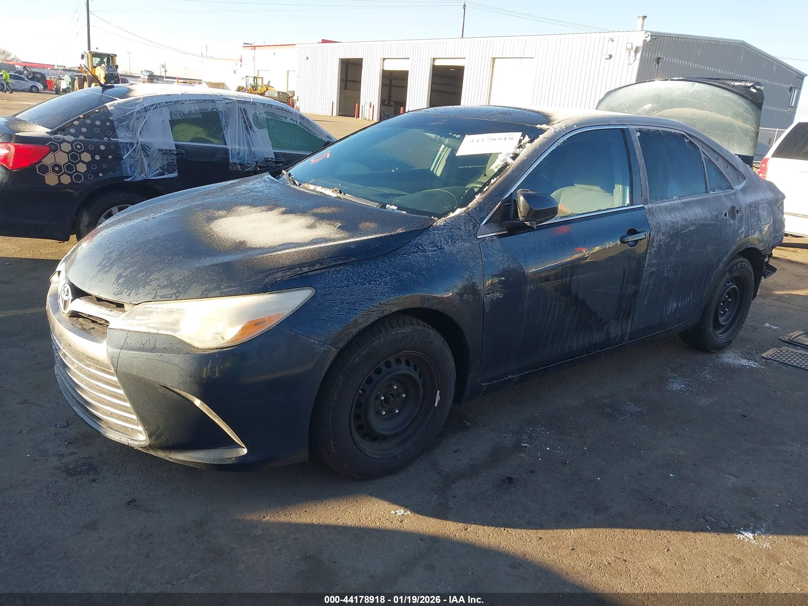 TOYOTA CAMRY image 2