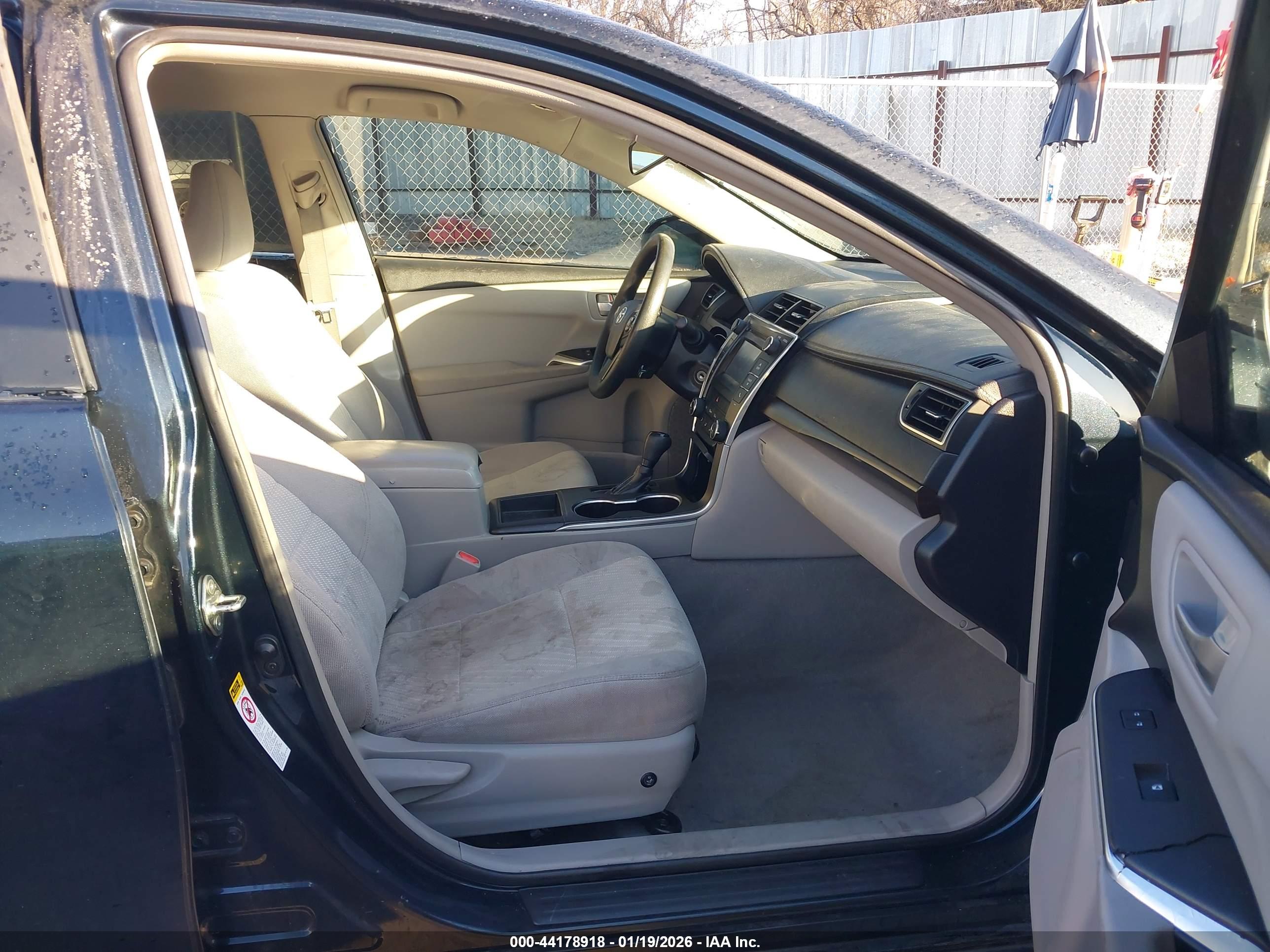 TOYOTA CAMRY image 5