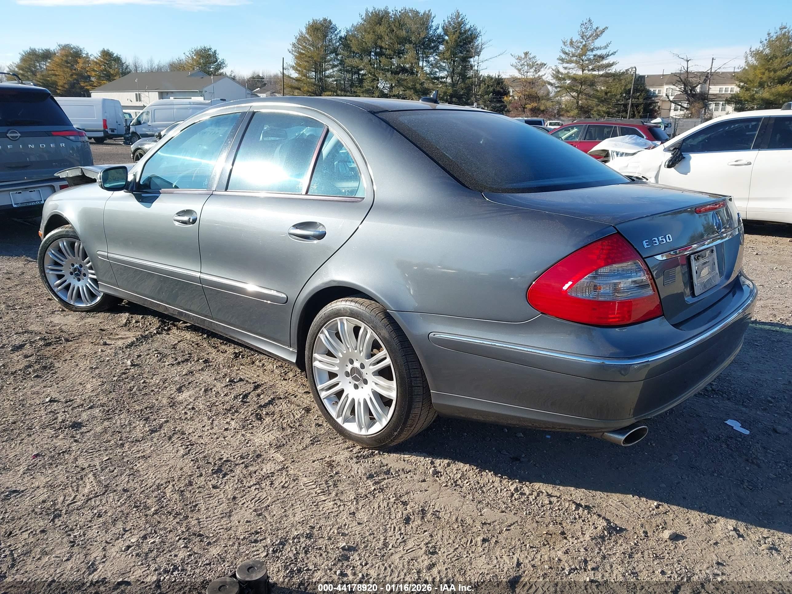 MERCEDES-BENZ E image 3