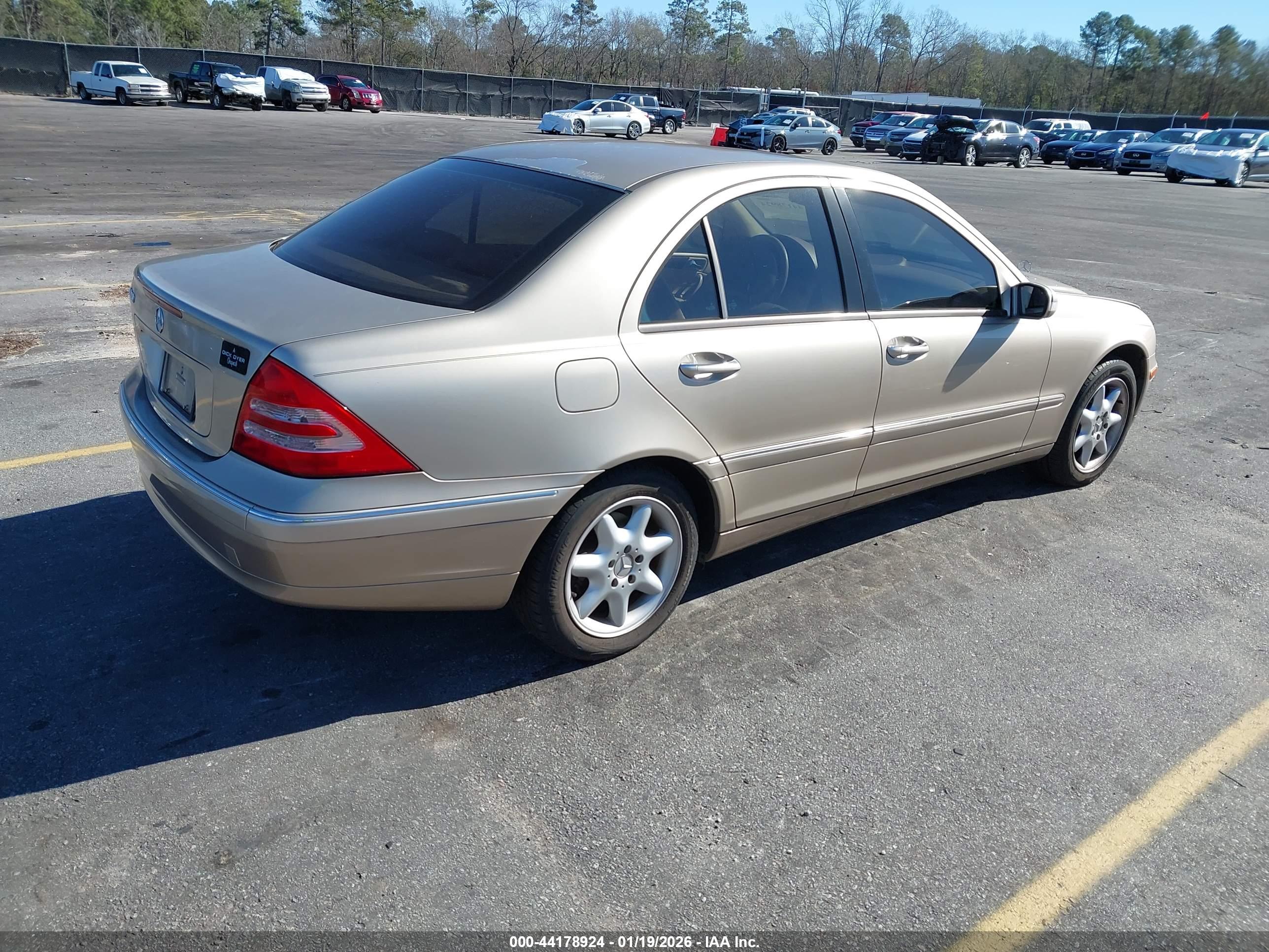 MERCEDES-BENZ C image 4