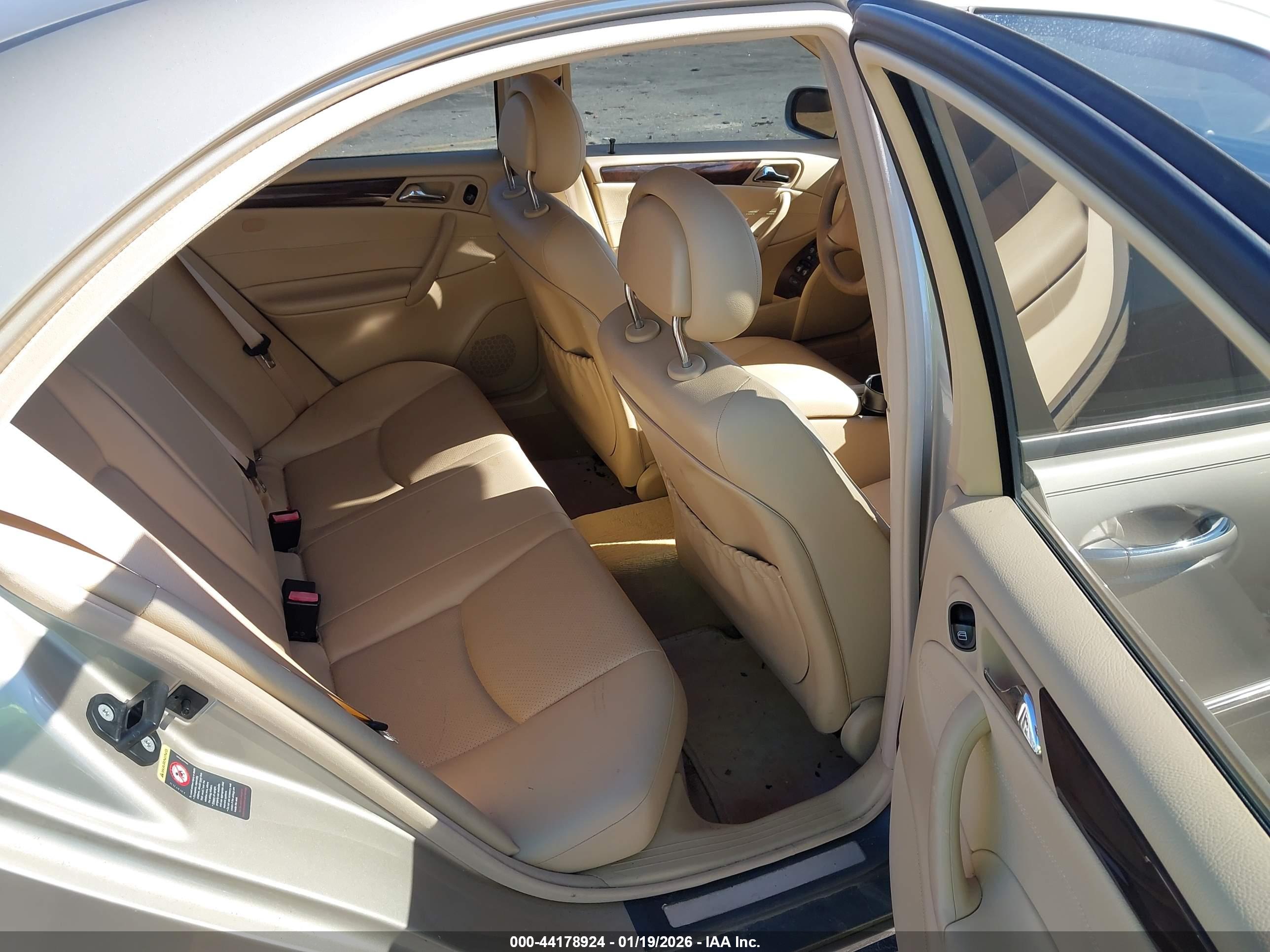 MERCEDES-BENZ C image 8