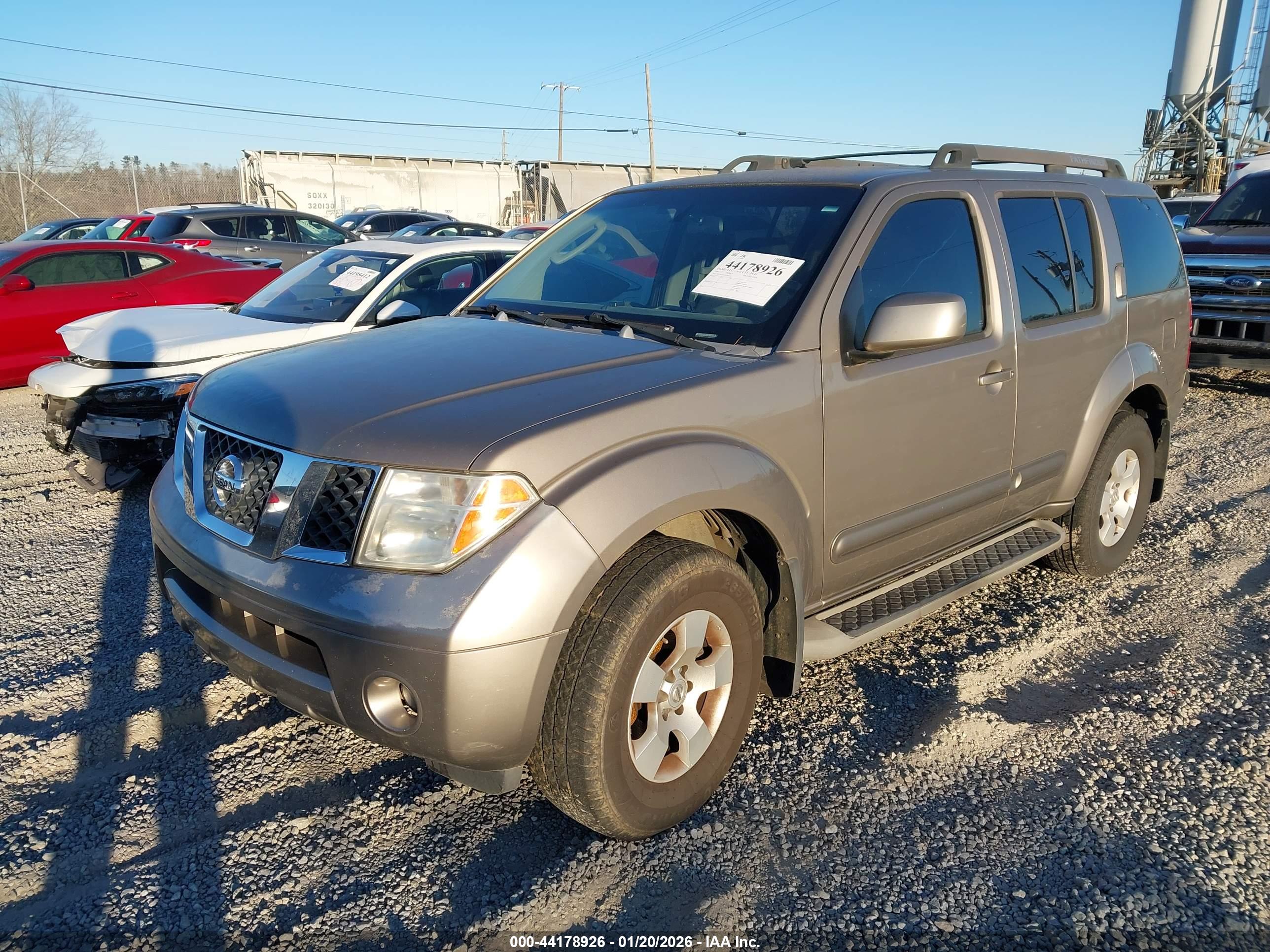 NISSAN PATHFINDER image 2