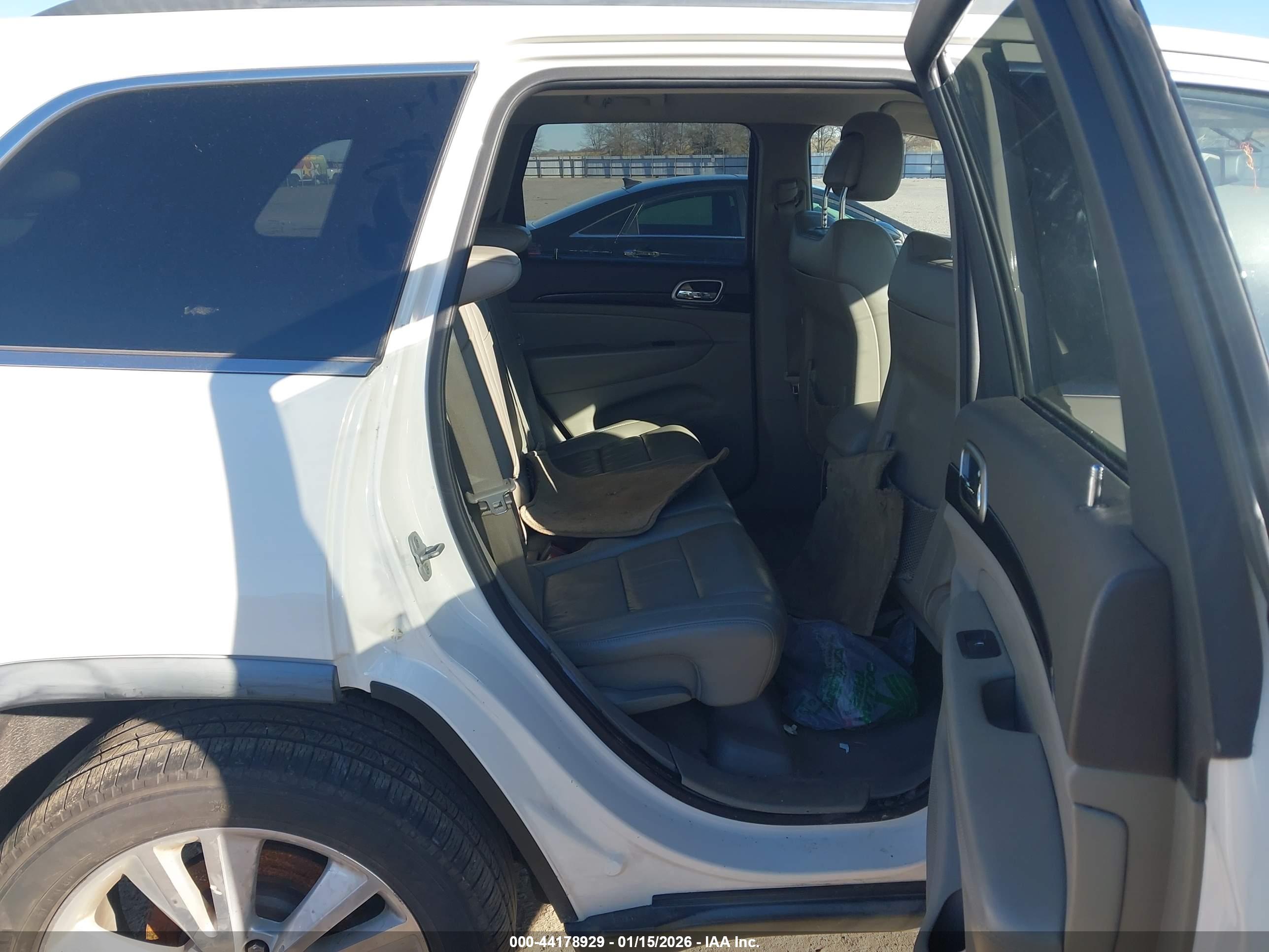 JEEP GRAND image 8