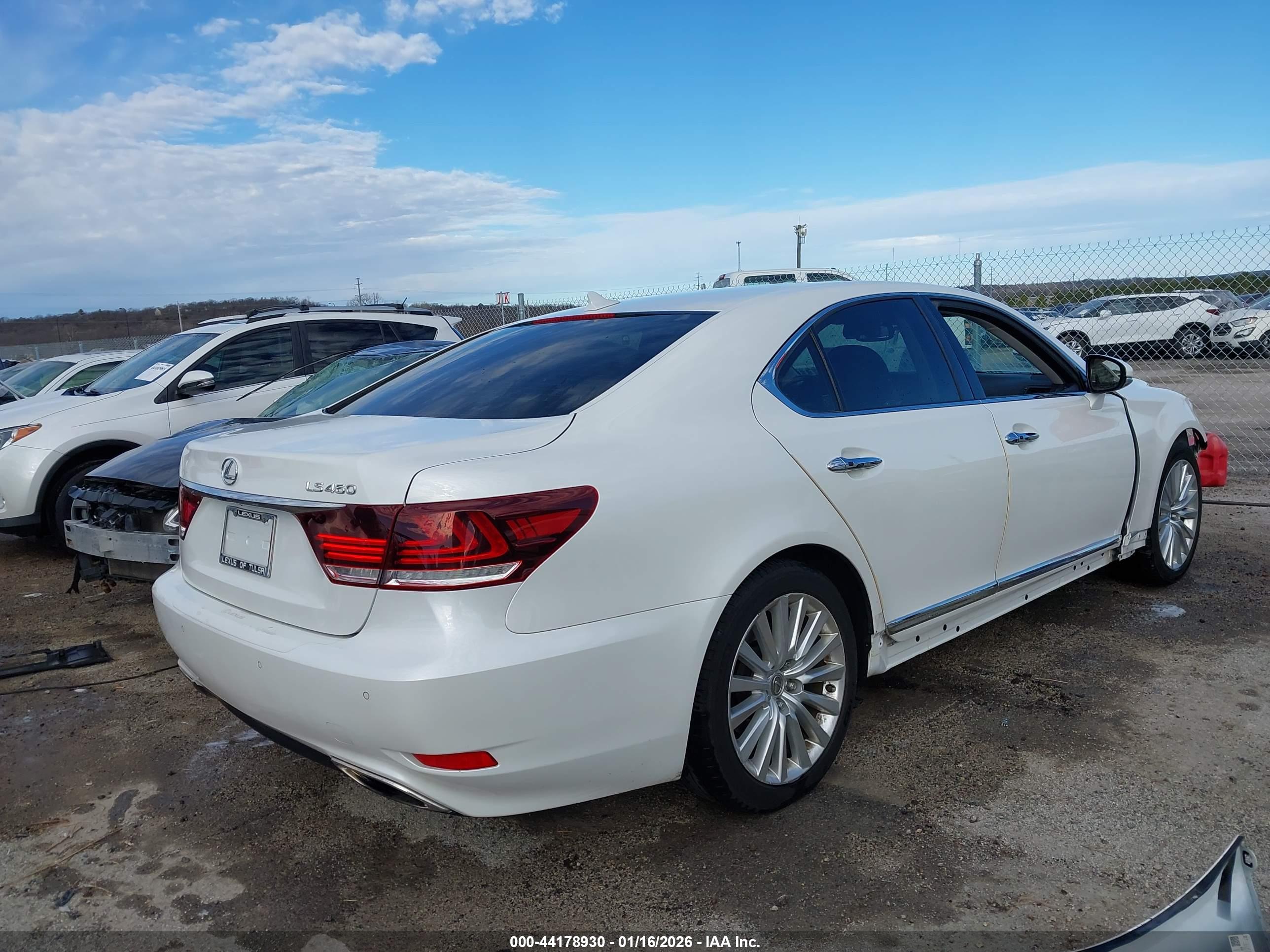 LEXUS LS image 4