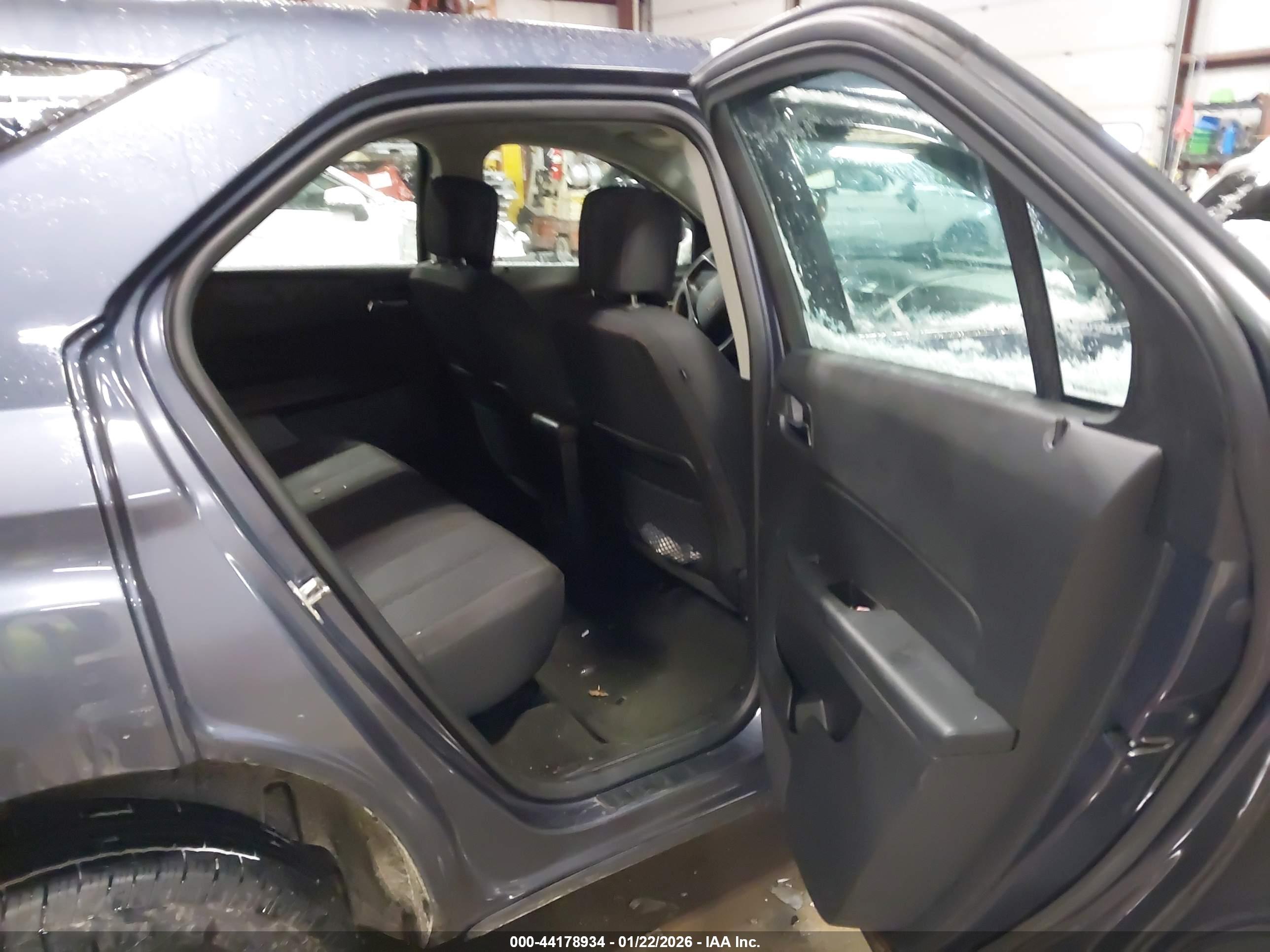 CHEVROLET EQUINOX image 8