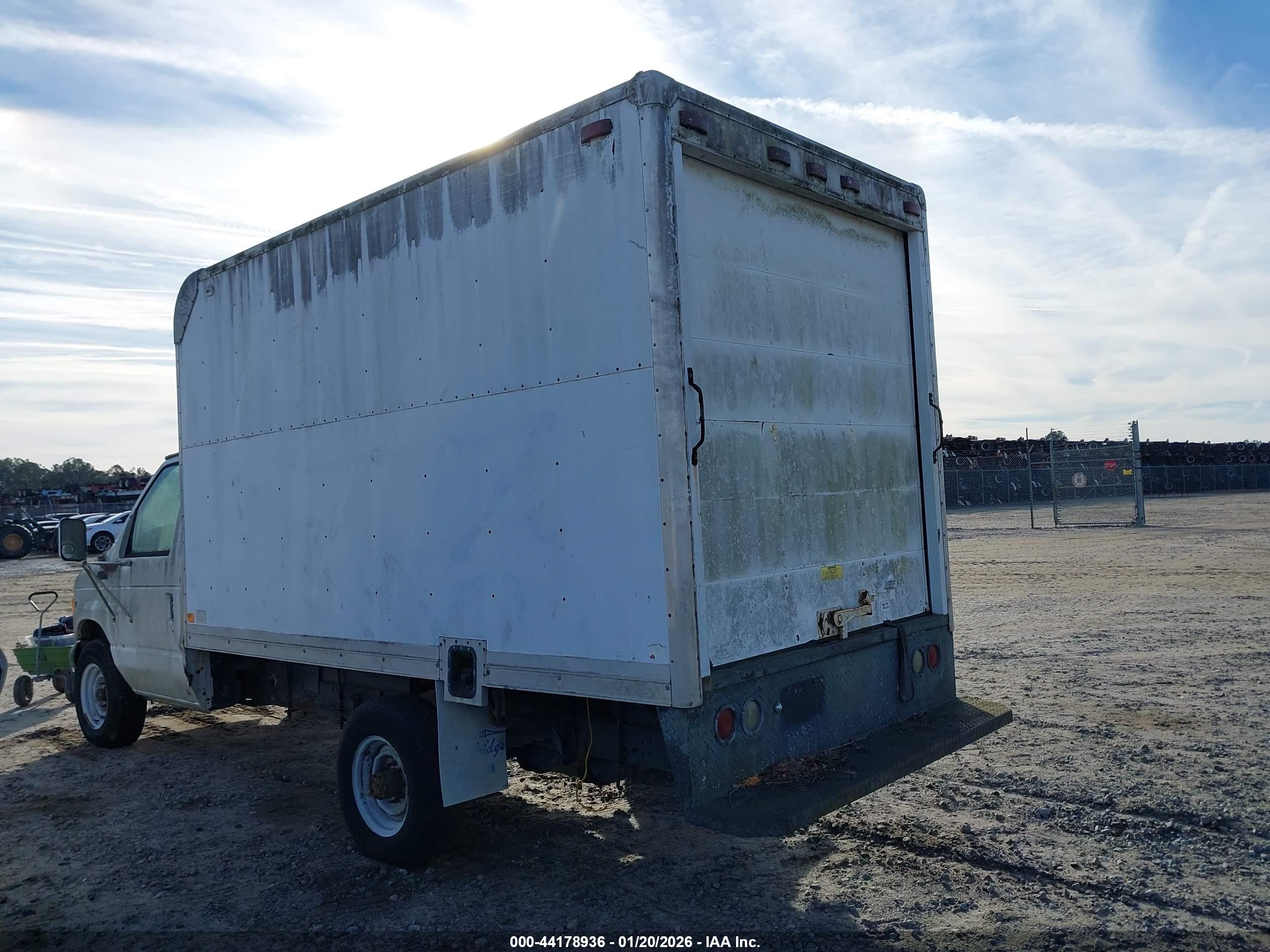 FORD E-350 image 3