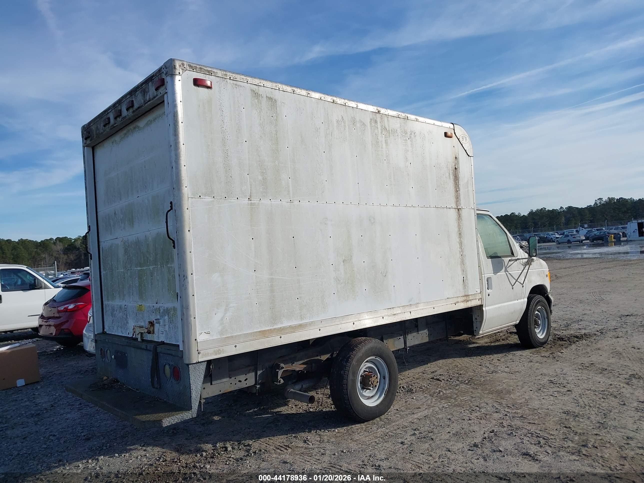 FORD E-350 image 4