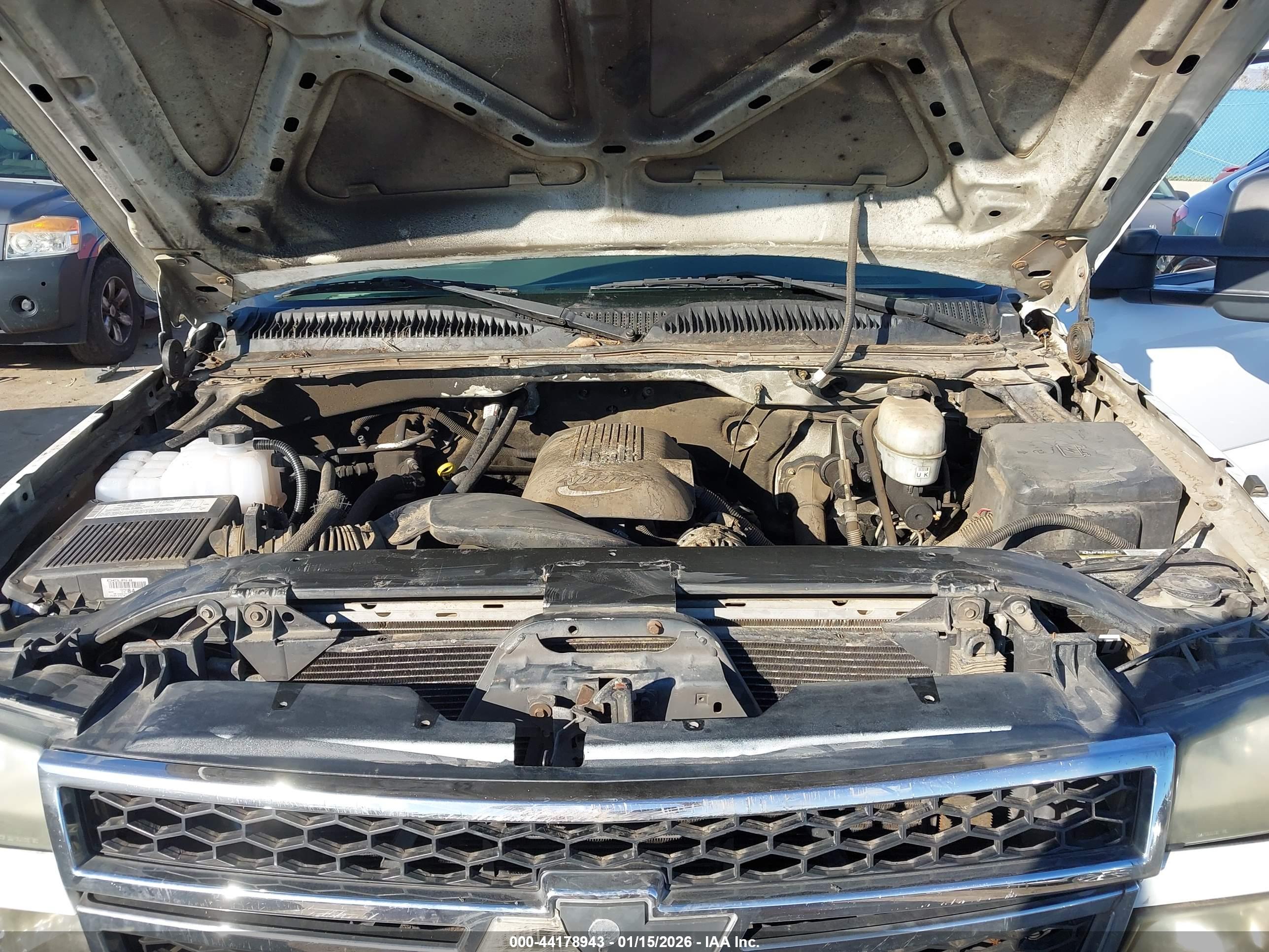 CHEVROLET SILVERADO image 10