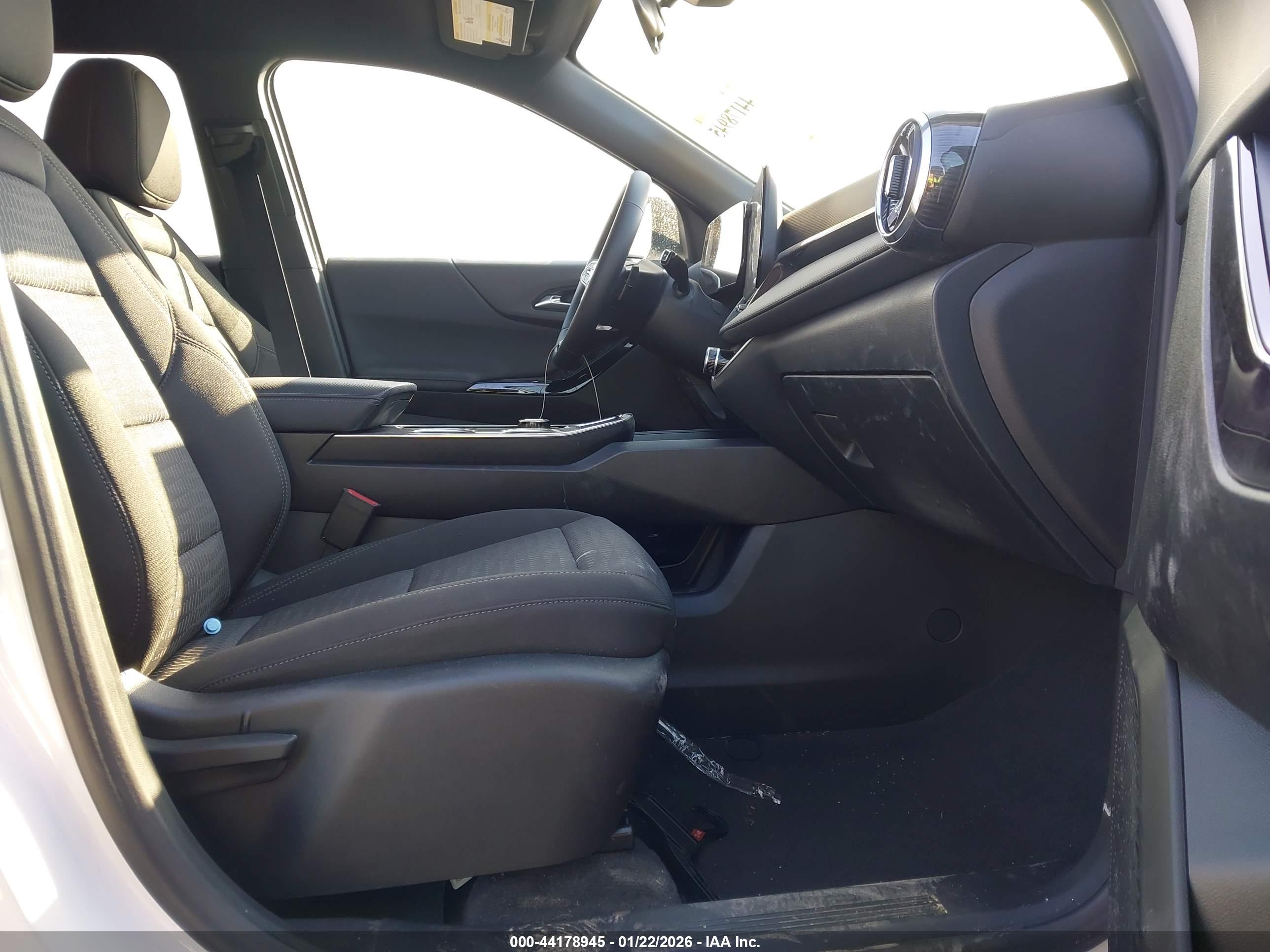 CHEVROLET EQUINOX image 5