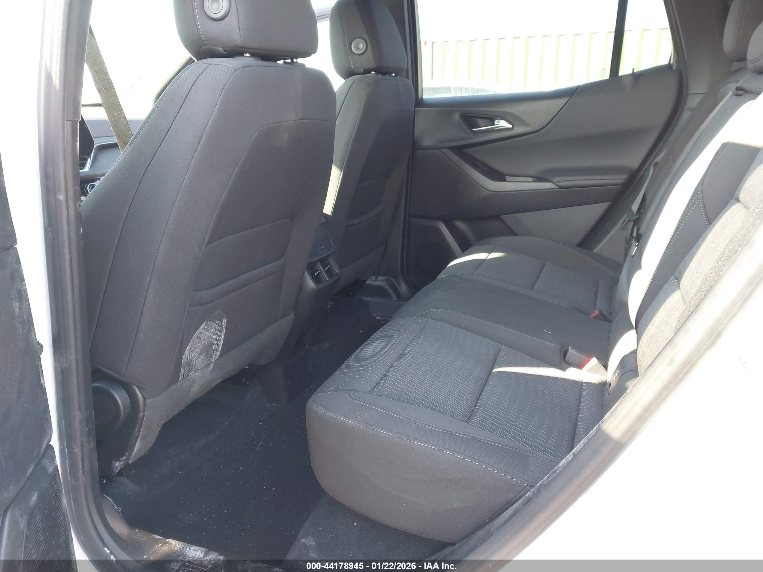 CHEVROLET EQUINOX image 8