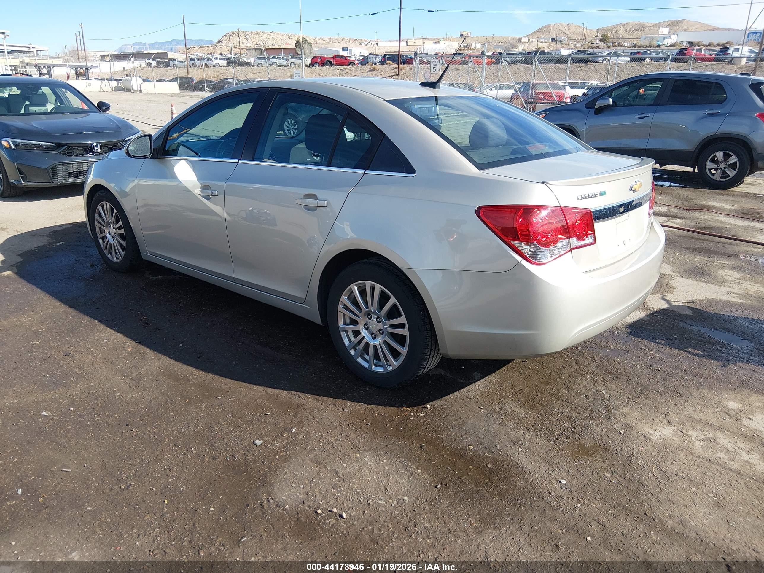 CHEVROLET CRUZE image 3