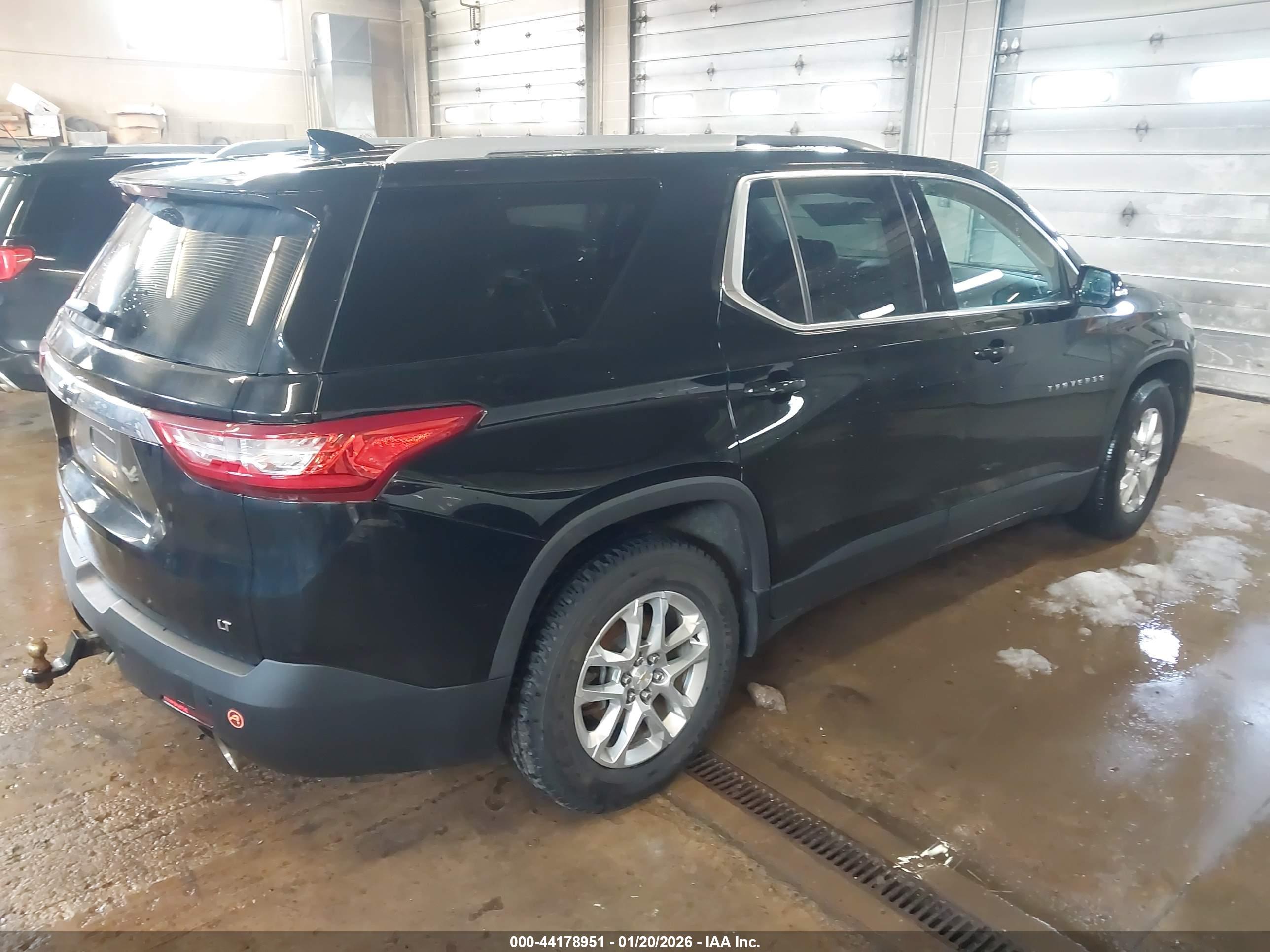 CHEVROLET TRAVERSE image 4