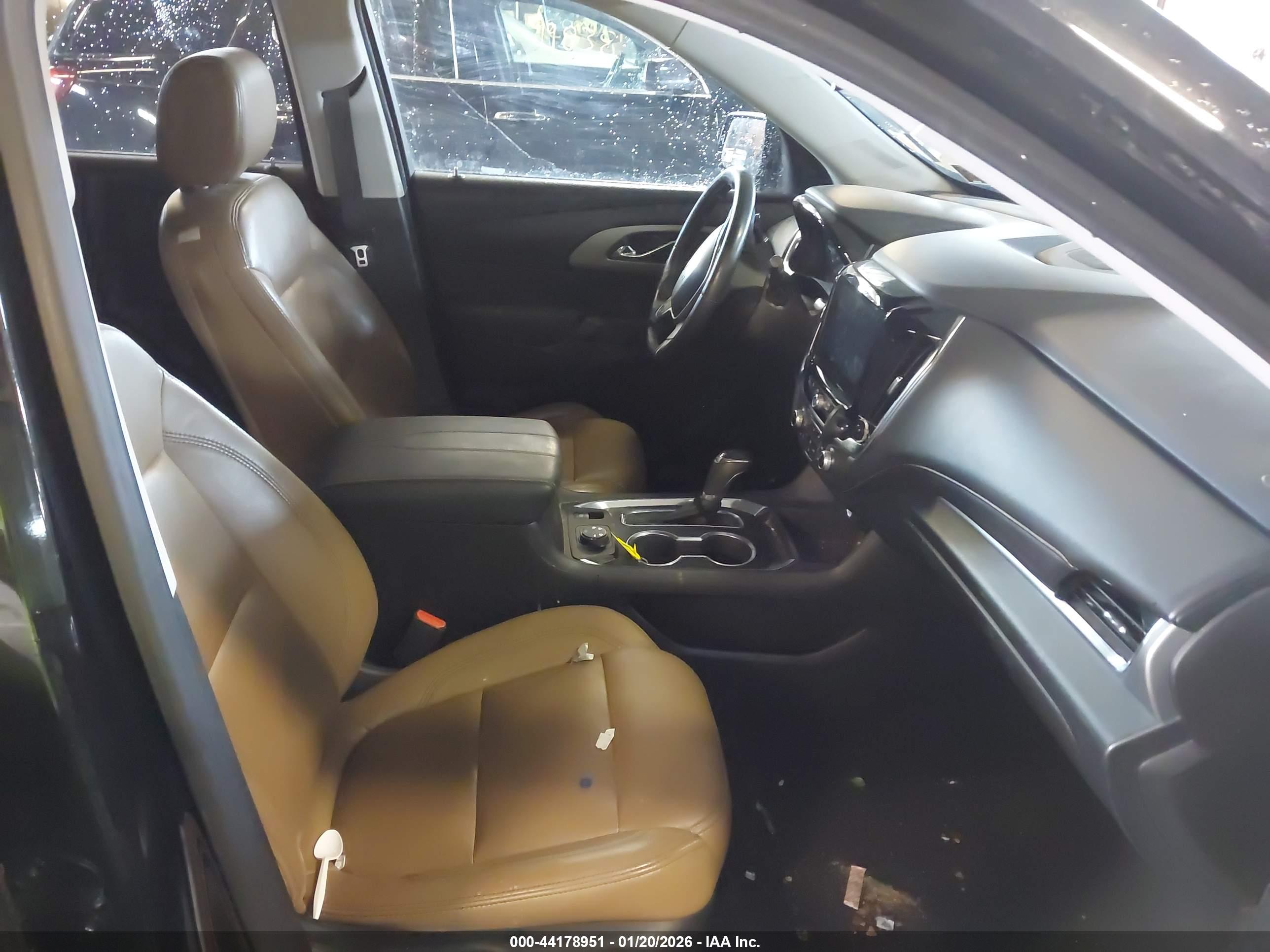 CHEVROLET TRAVERSE image 5