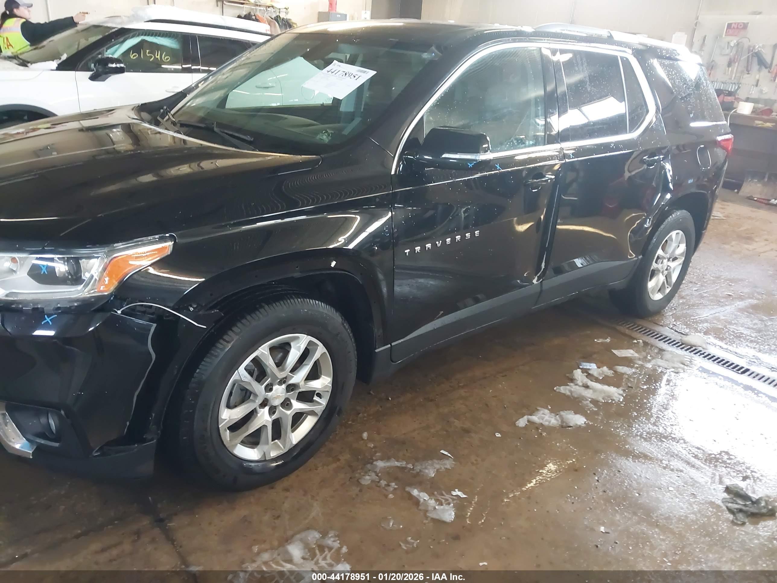 CHEVROLET TRAVERSE image 6