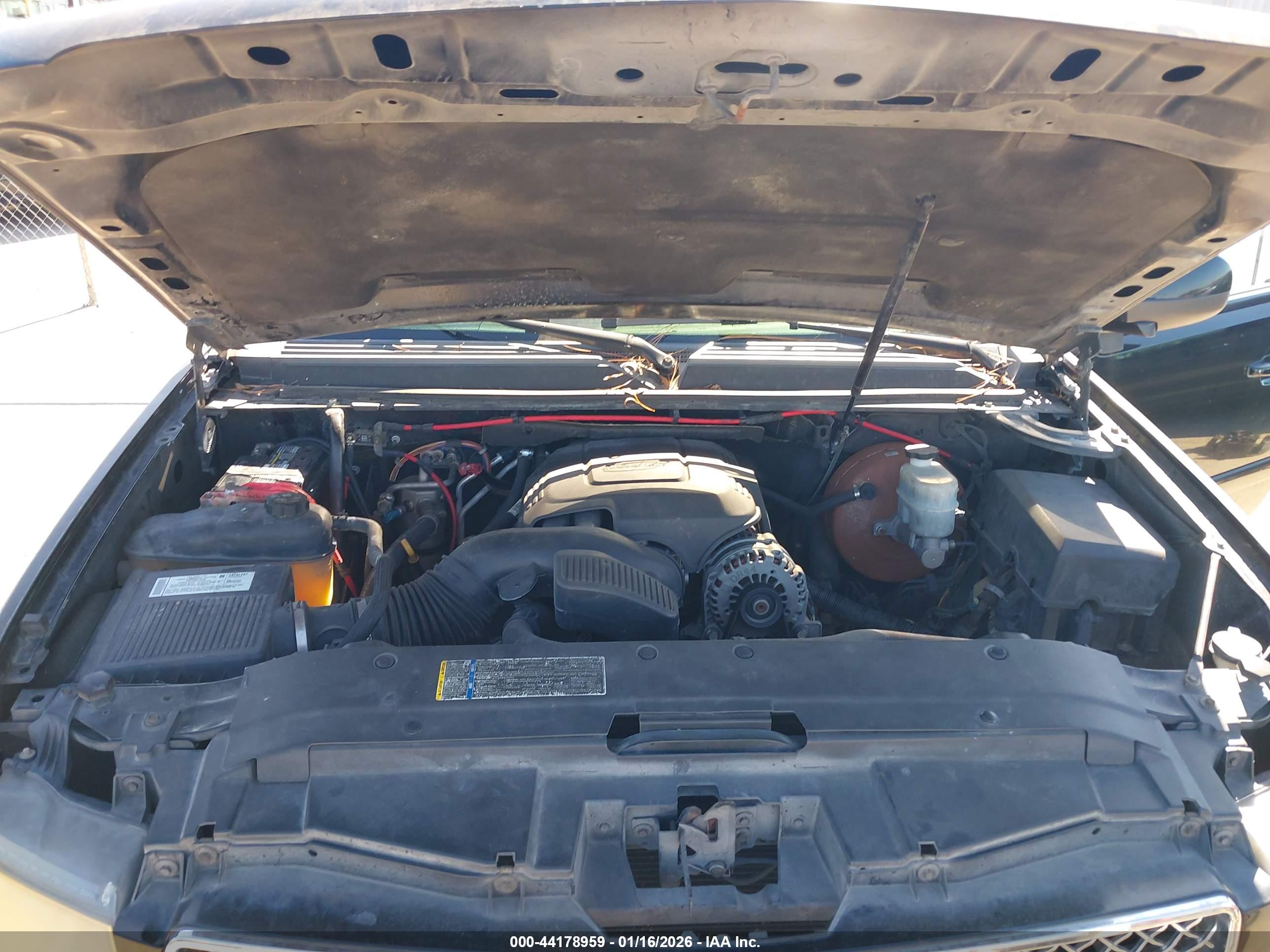 CHEVROLET TAHOE image 10