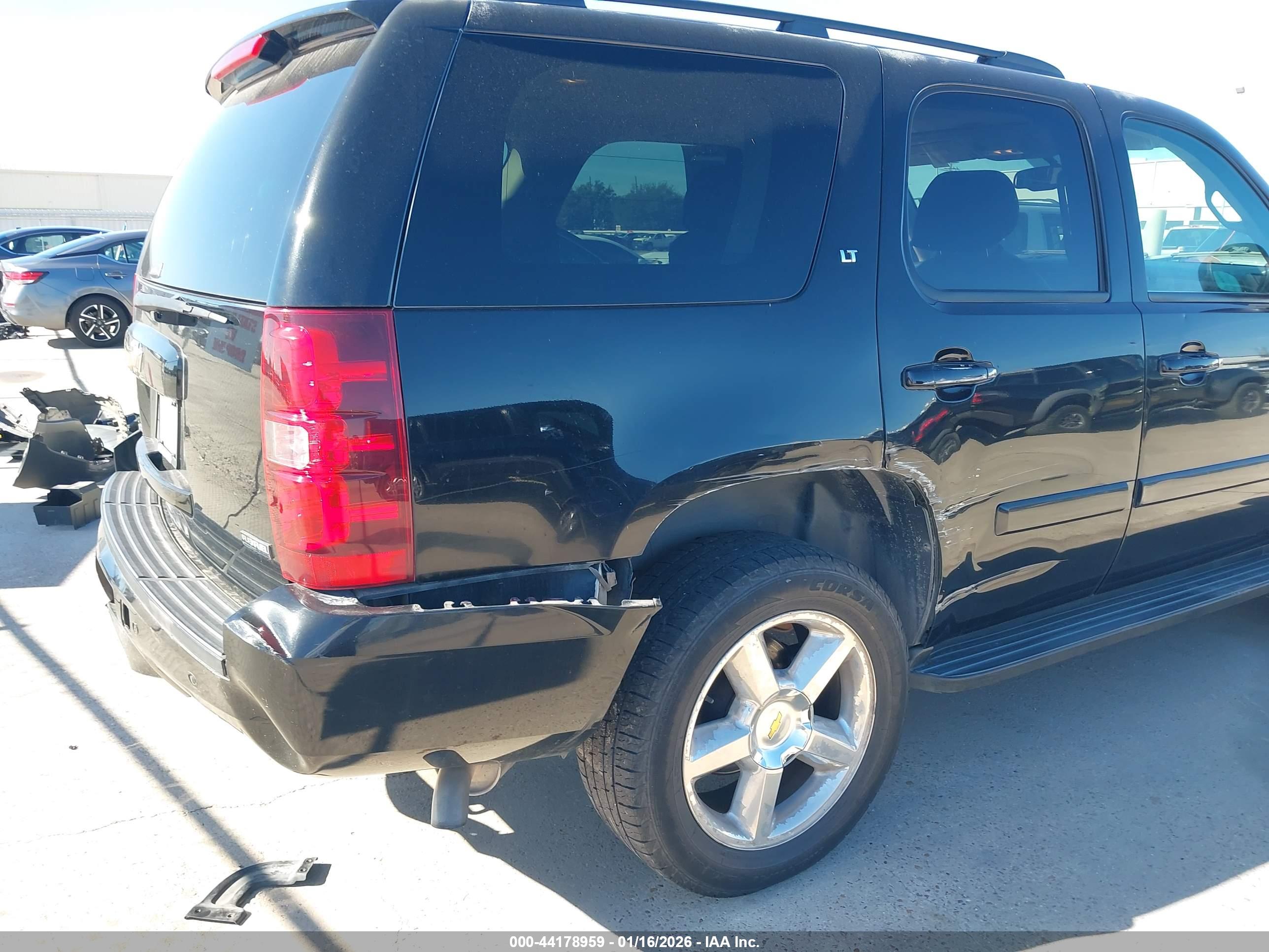 CHEVROLET TAHOE image 6