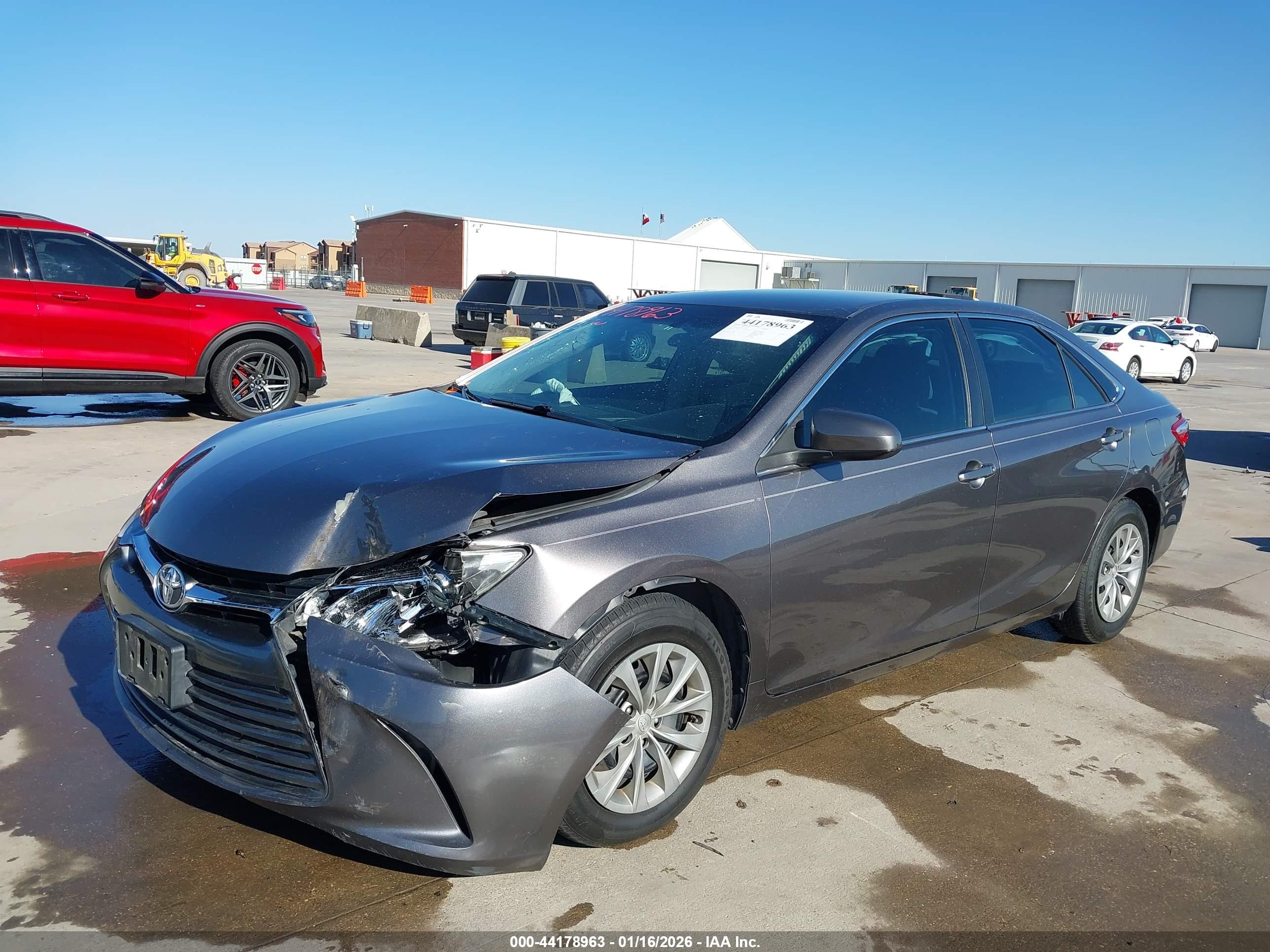 TOYOTA CAMRY image 2