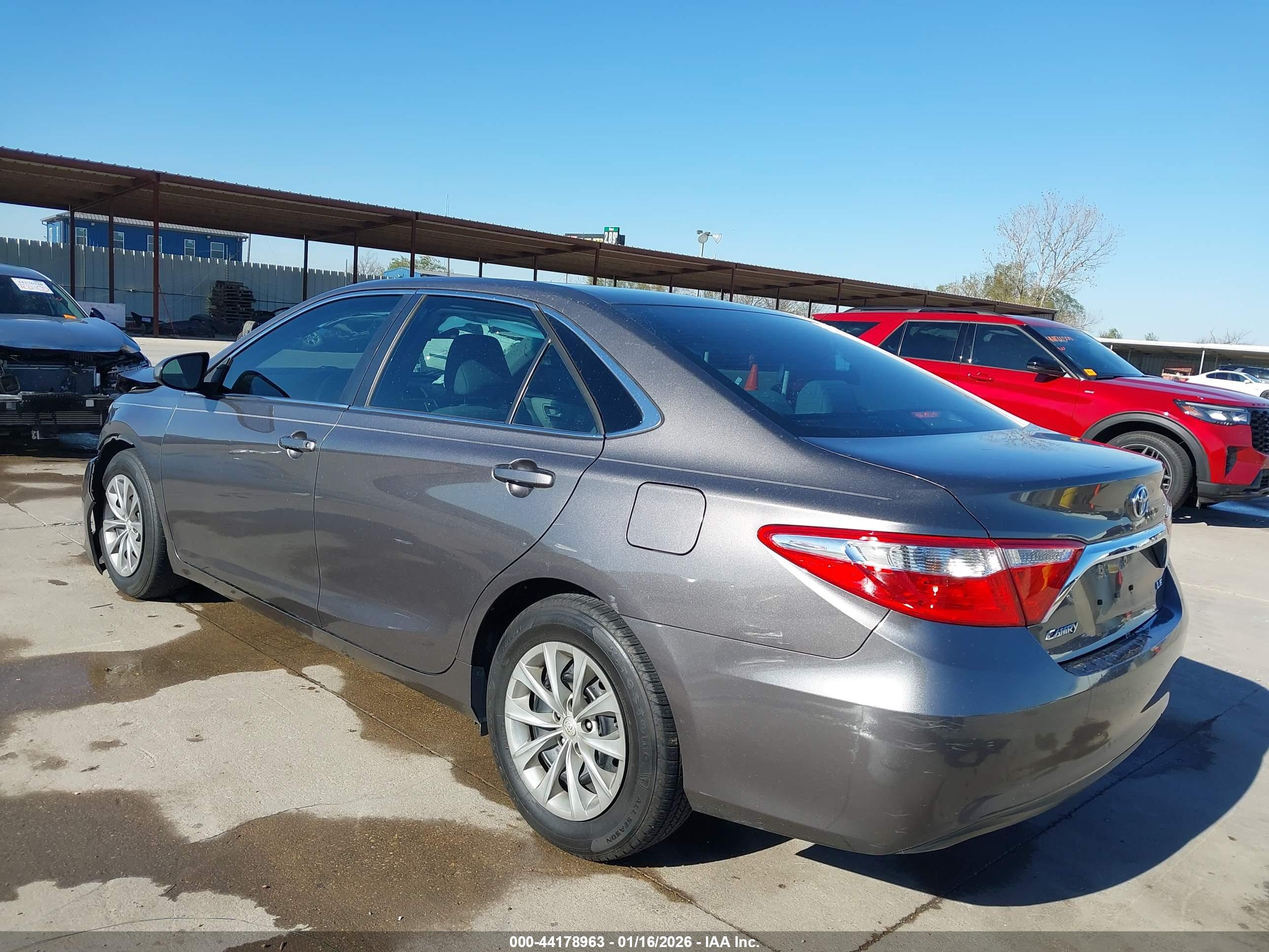 TOYOTA CAMRY image 3