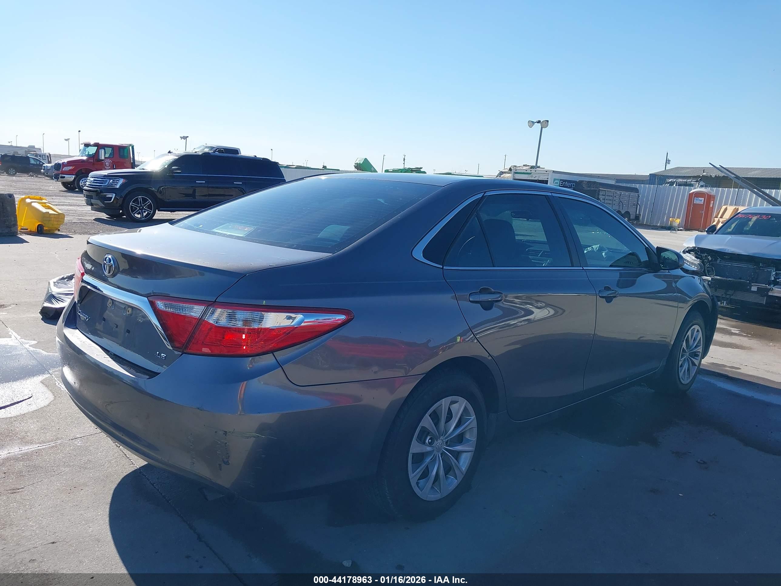 TOYOTA CAMRY image 4