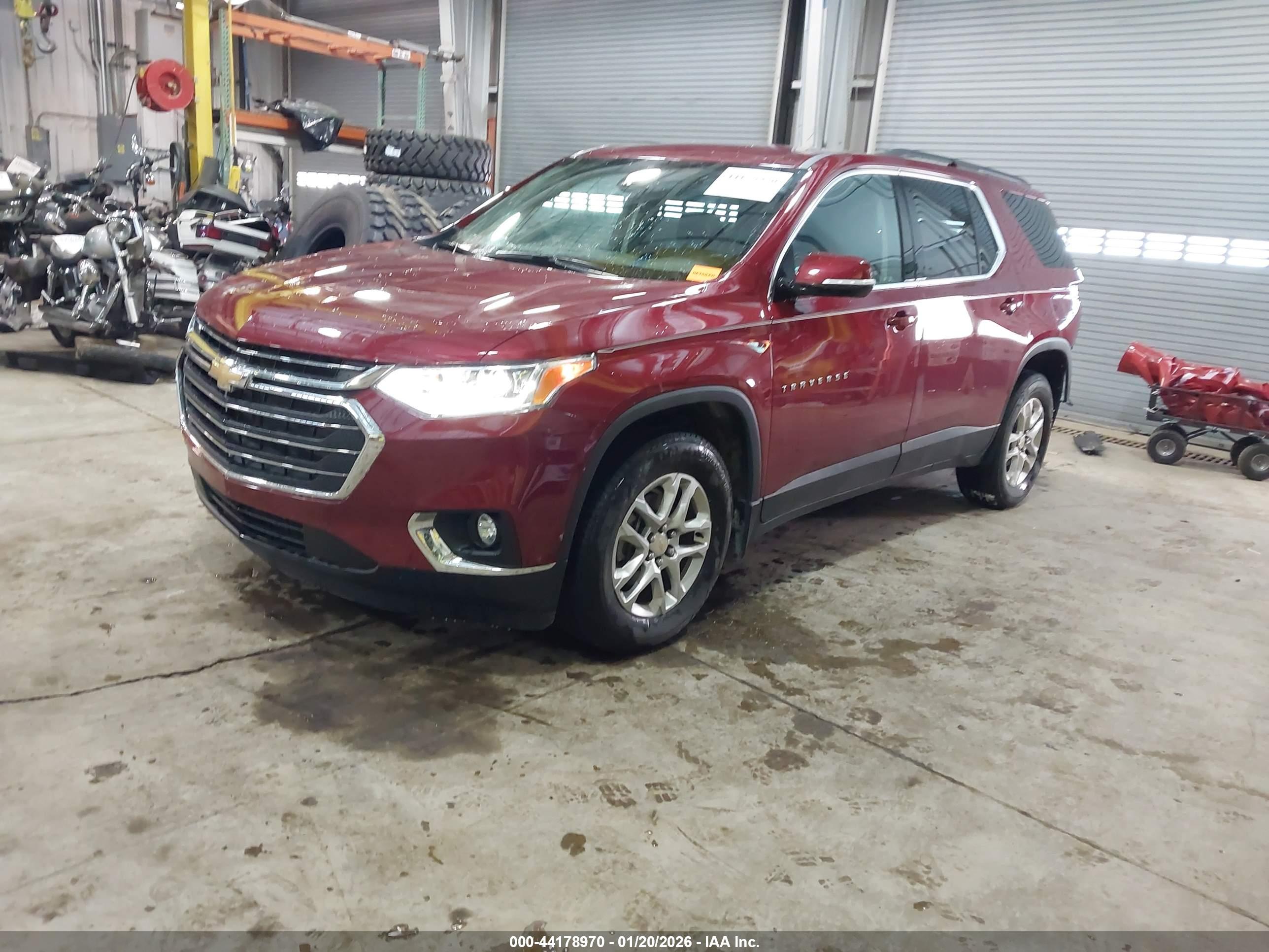 CHEVROLET TRAVERSE image 2