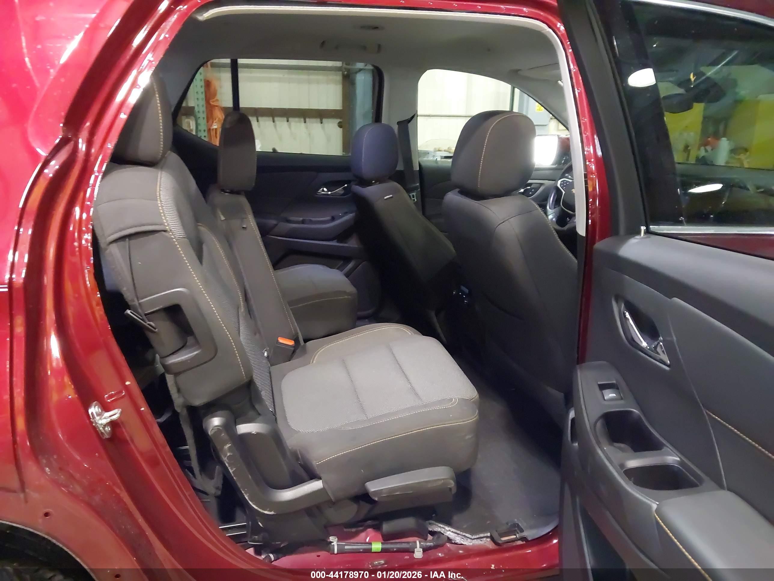 CHEVROLET TRAVERSE image 8