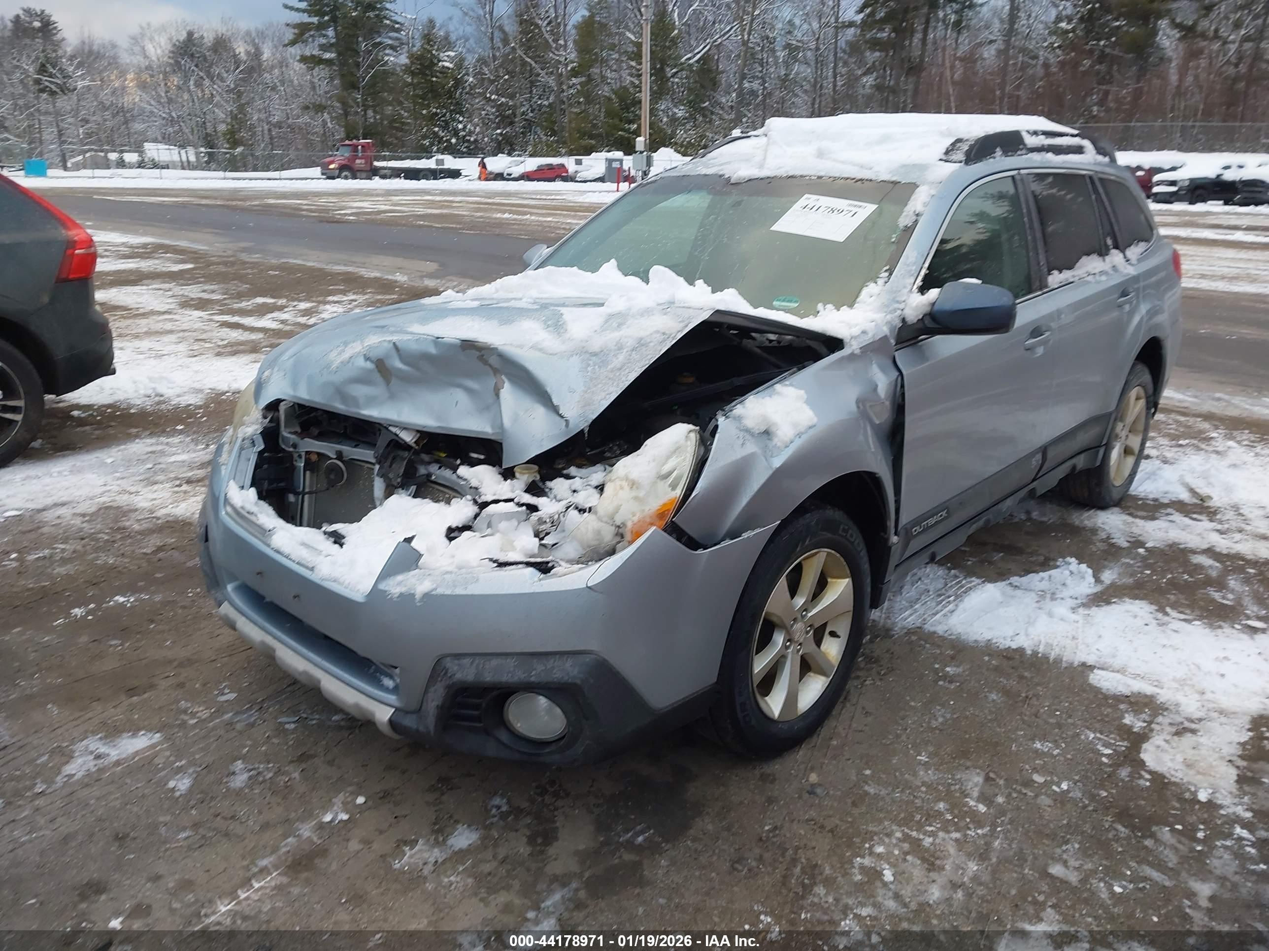 SUBARU OUTBACK image 2
