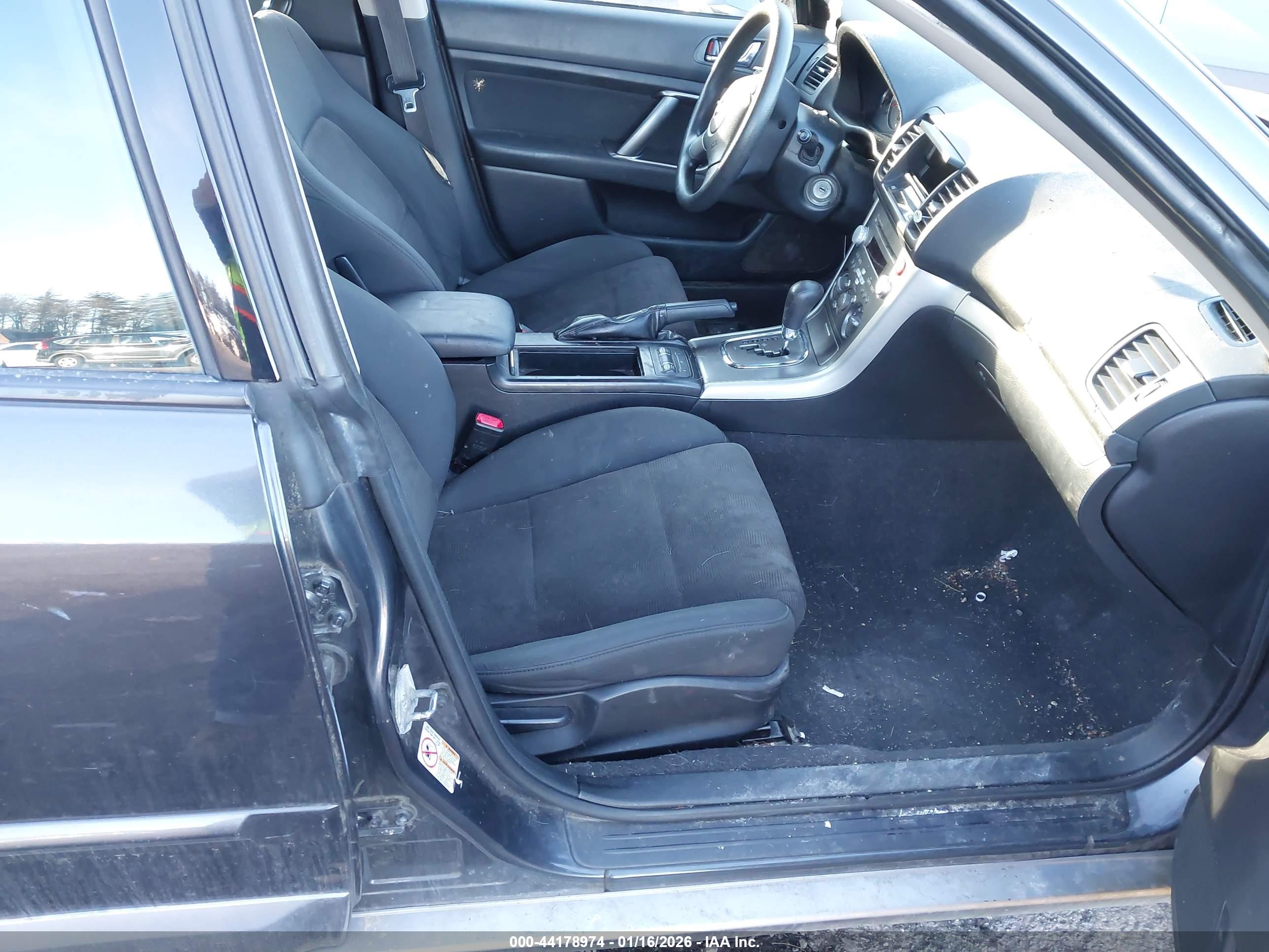 SUBARU OUTBACK image 5