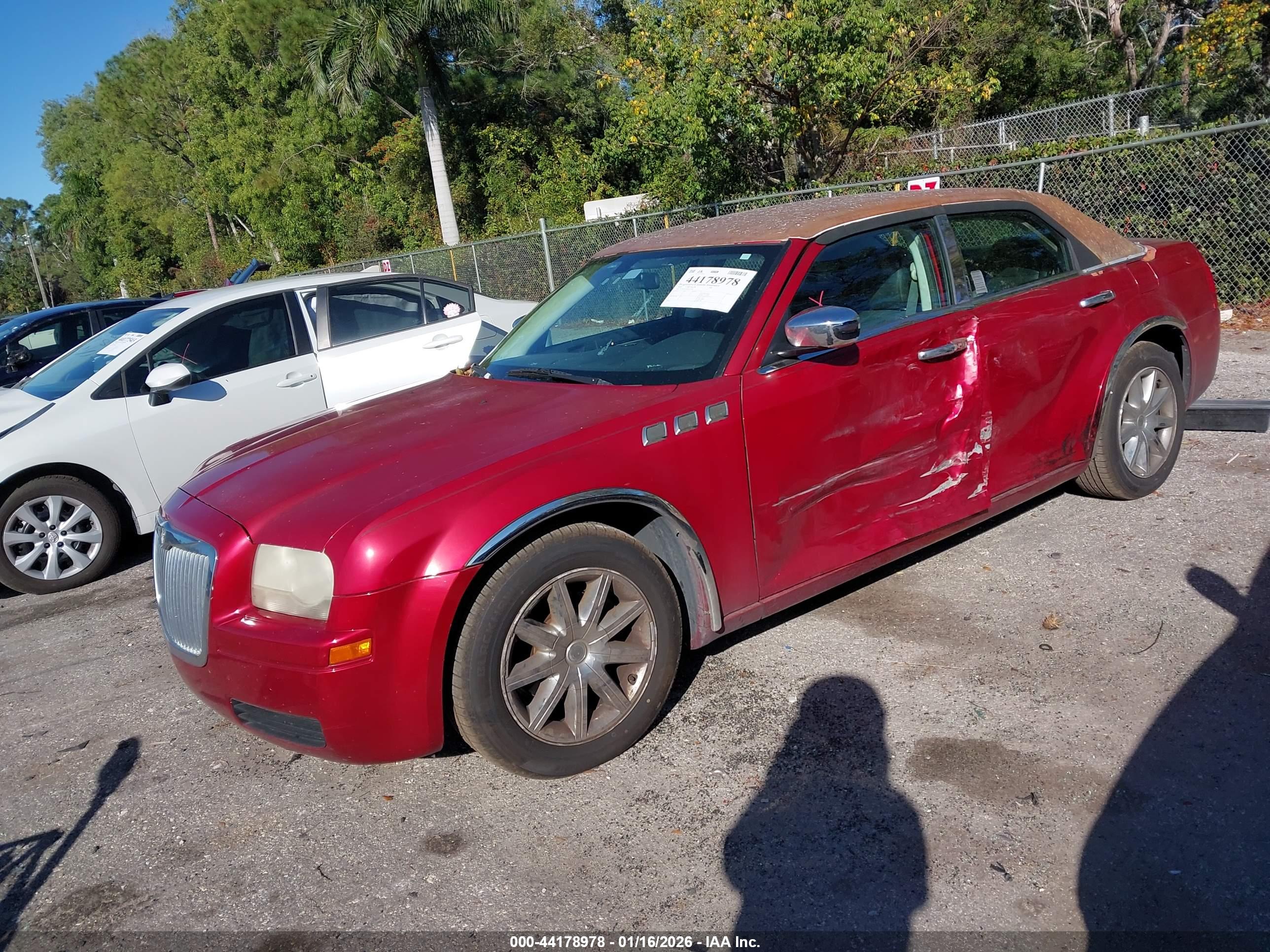 CHRYSLER 300 image 2