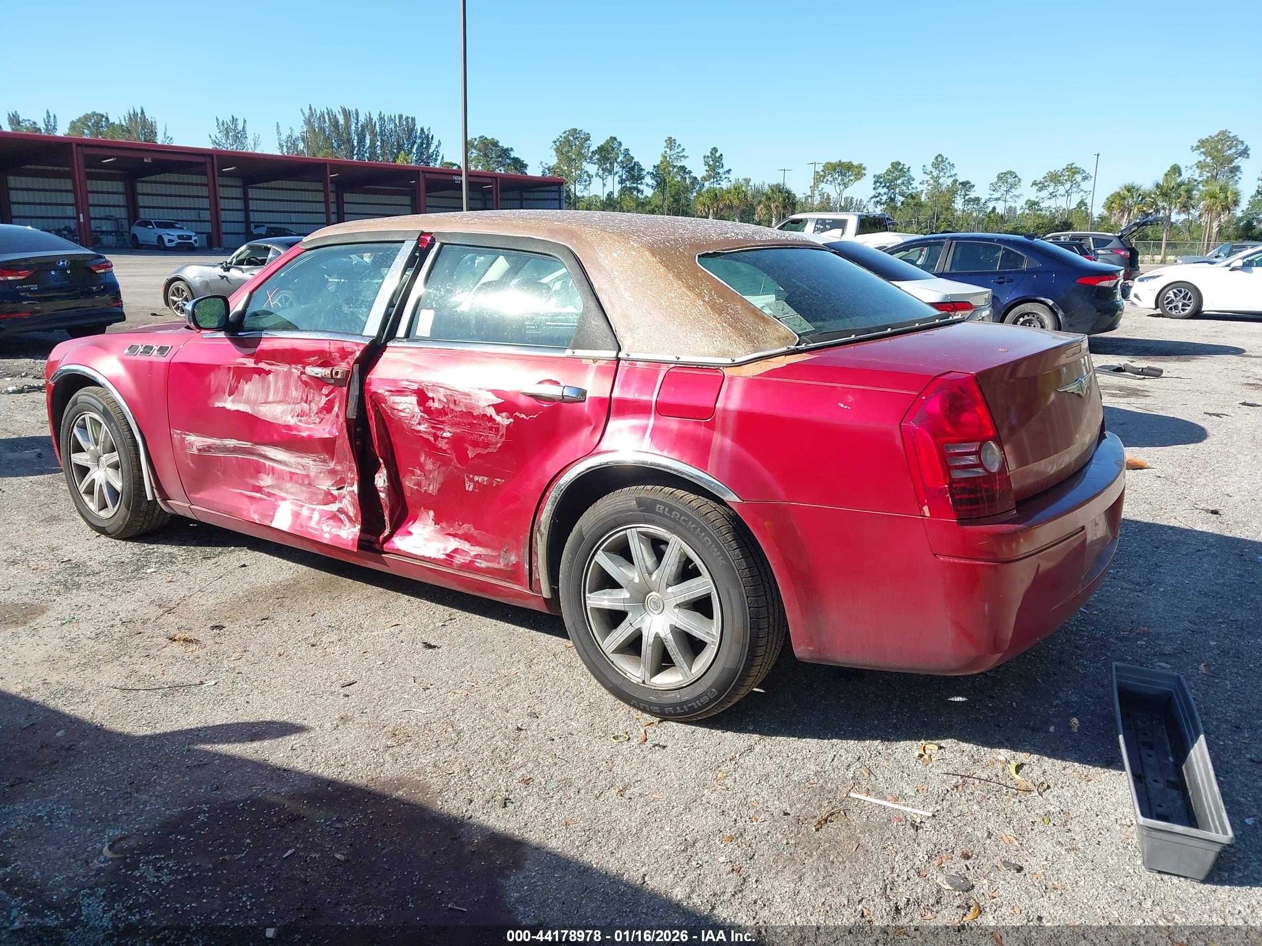 CHRYSLER 300 image 3