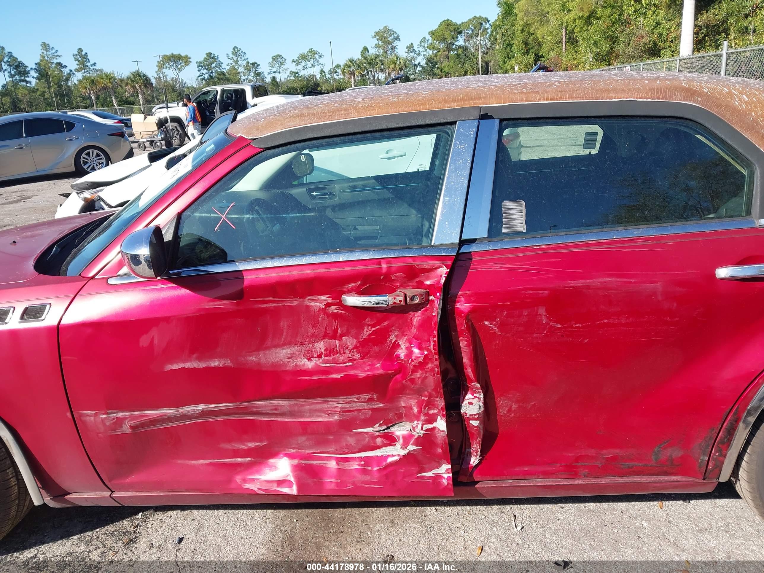 CHRYSLER 300 image 6
