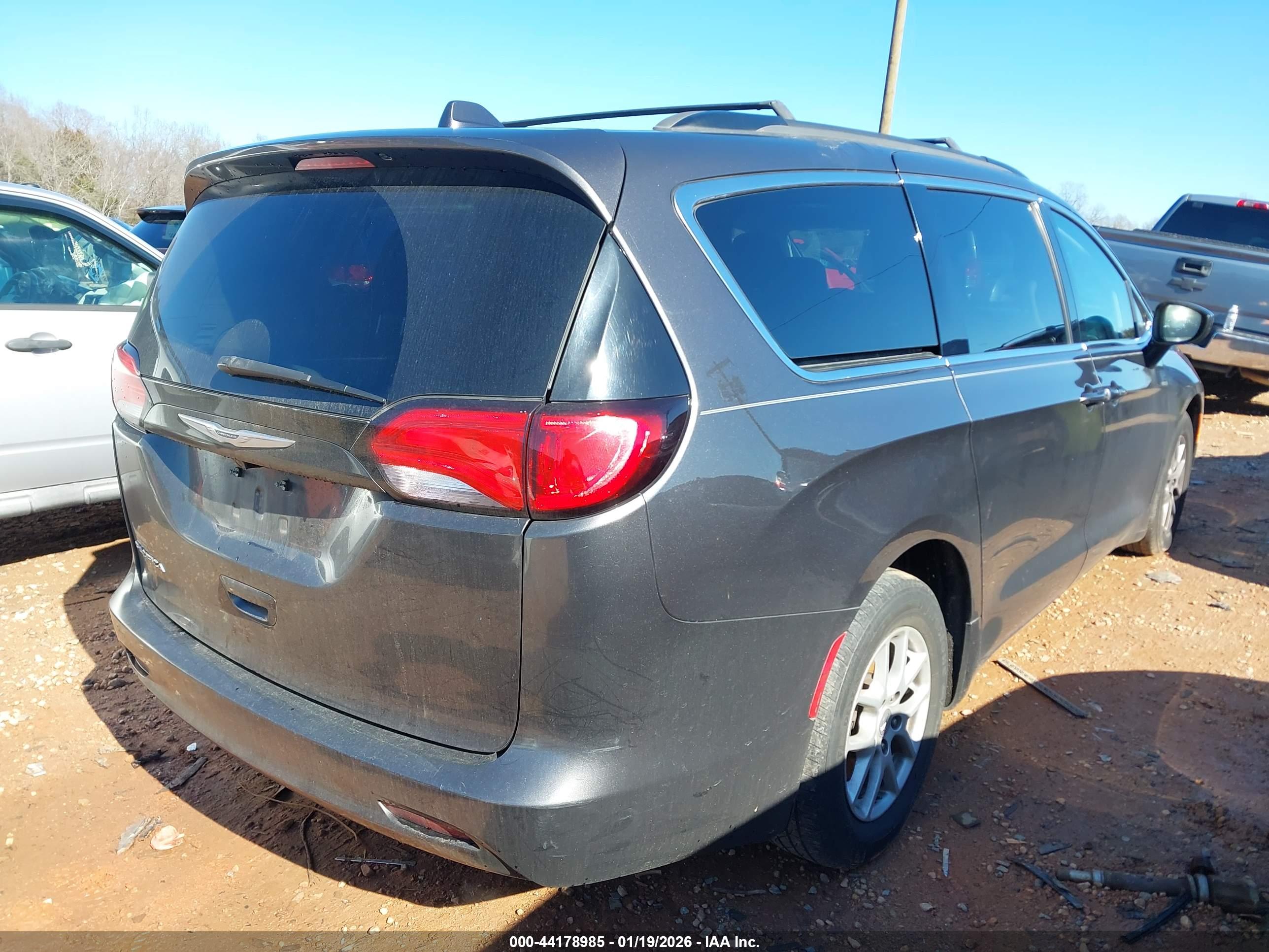 CHRYSLER PACIFICA image 4