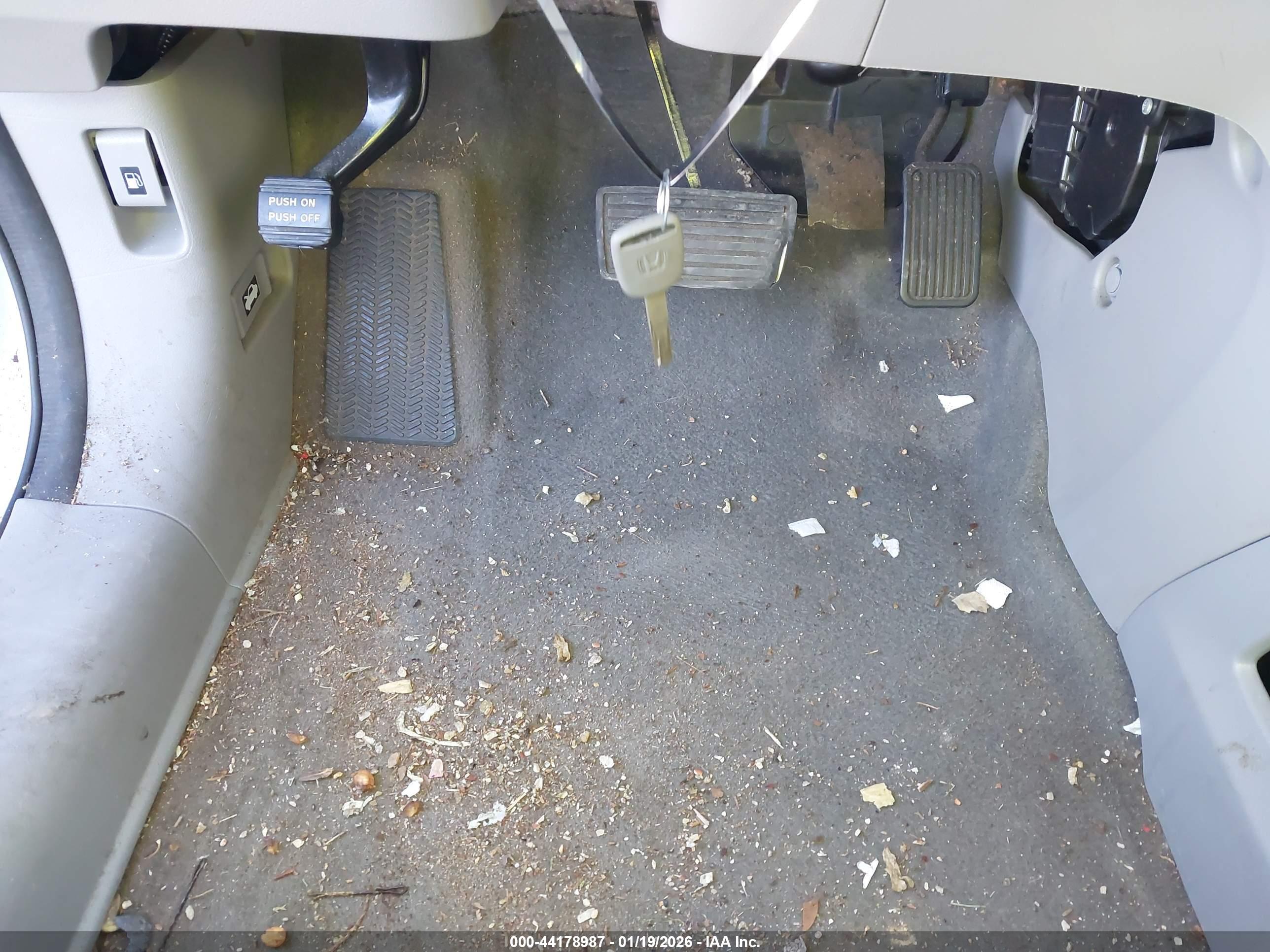 HONDA CR-V image 11