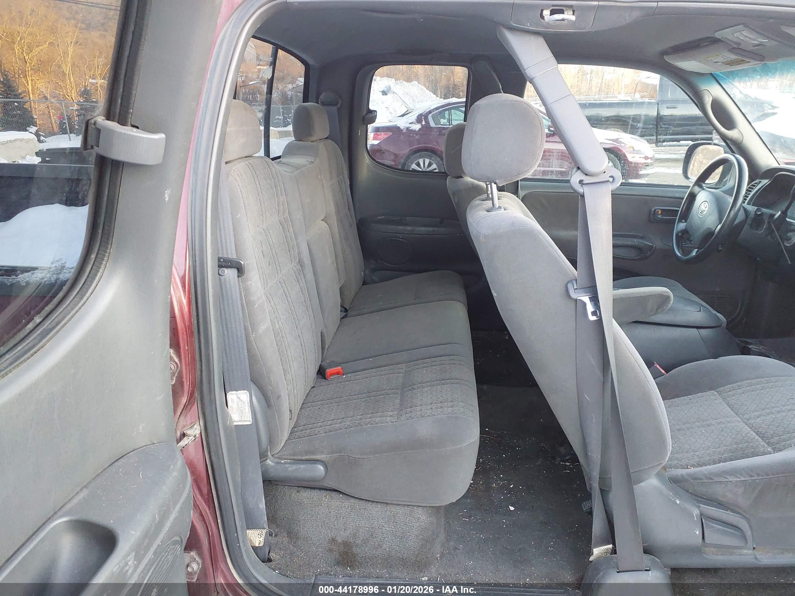 TOYOTA TUNDRA image 8